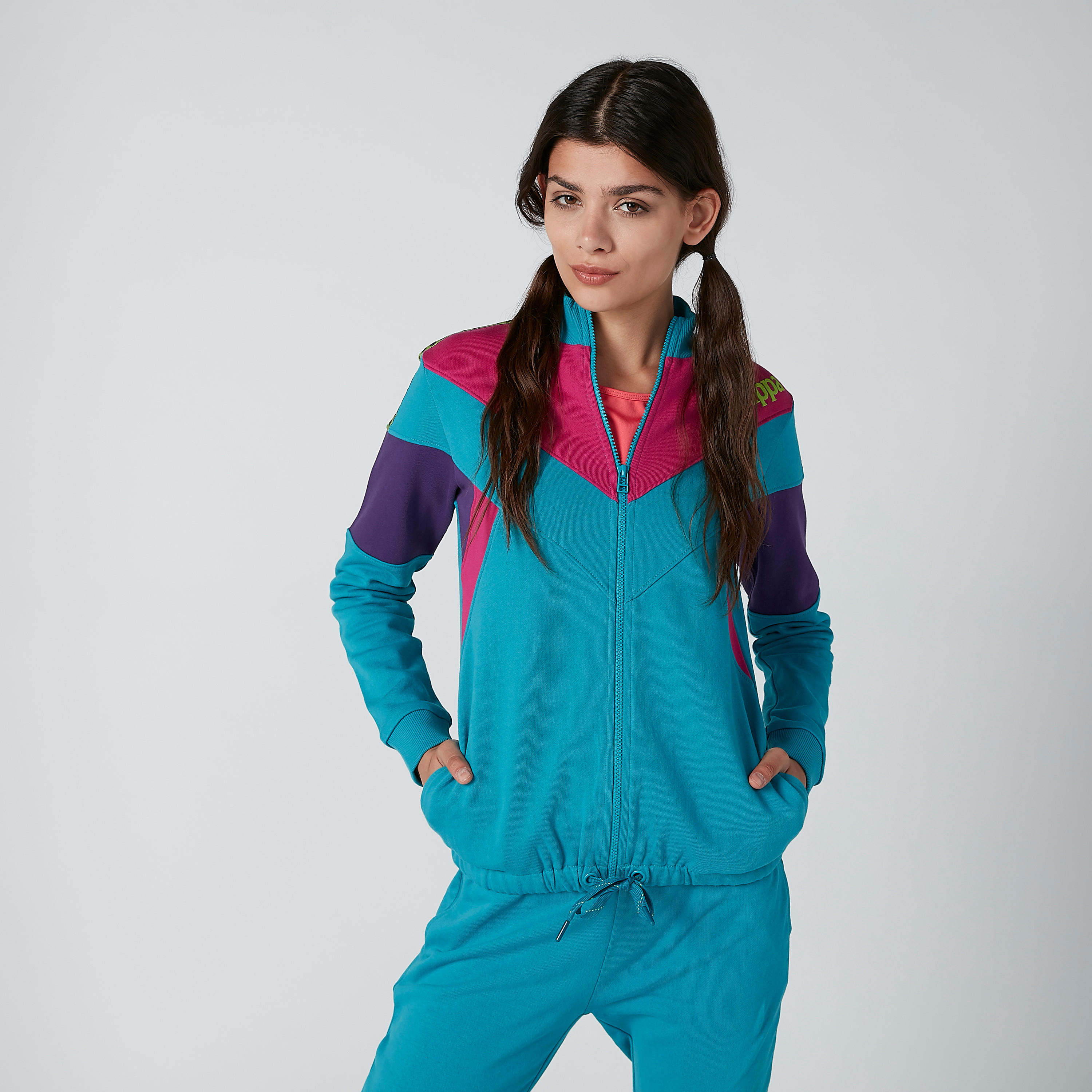 جاكيت بأكمام طويلة وشريطة من كابا-women-clothing-sportswearandactivewear-coatsandjackets-jackets-image-3