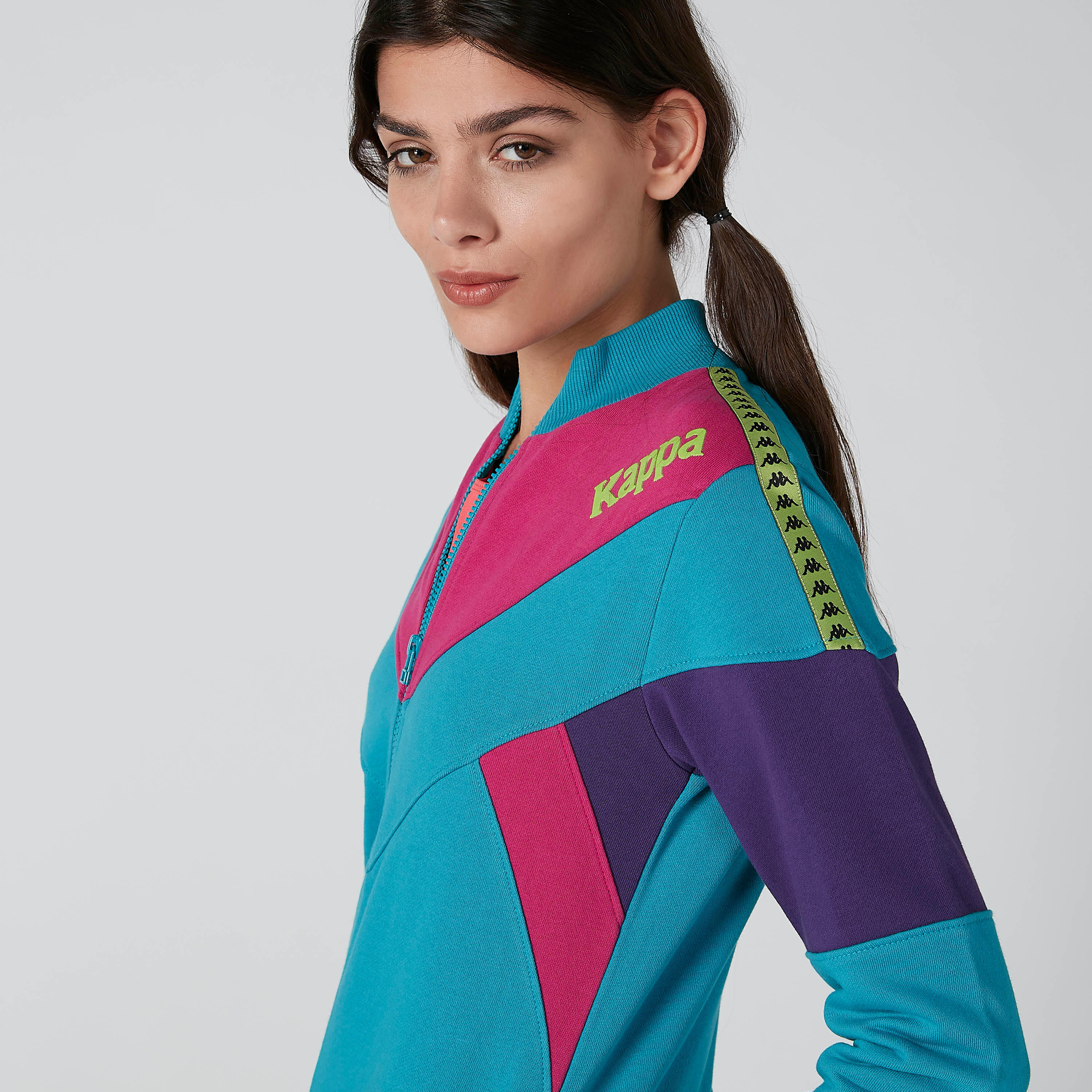 جاكيت بأكمام طويلة وشريطة من كابا-women-clothing-sportswearandactivewear-coatsandjackets-jackets-image-5