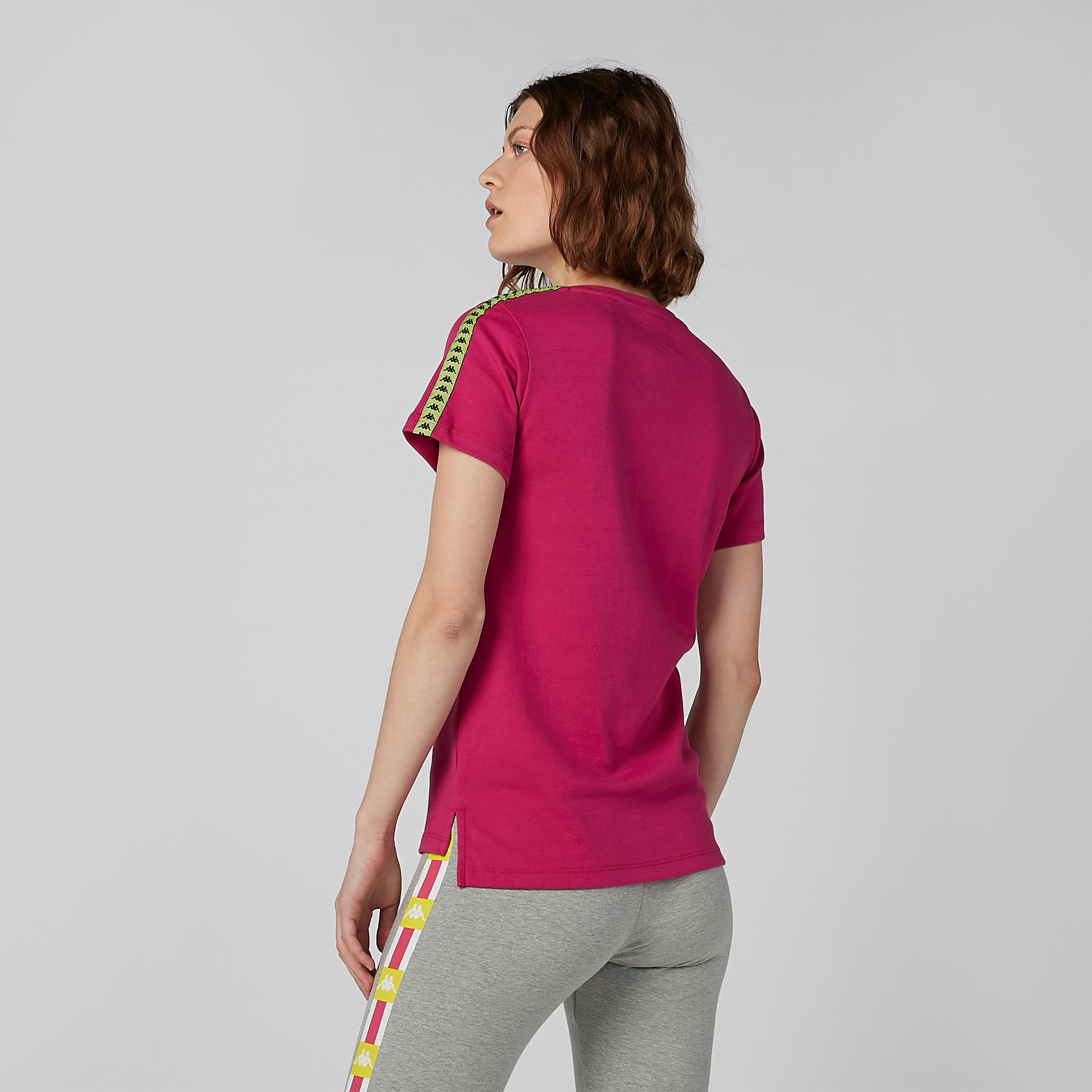 تيشيرت بياقة مستديرة وأكمام قصيرة وطبعات من كابا-women-clothing-sportswearandactivewear-tshirtsandvests-image-3