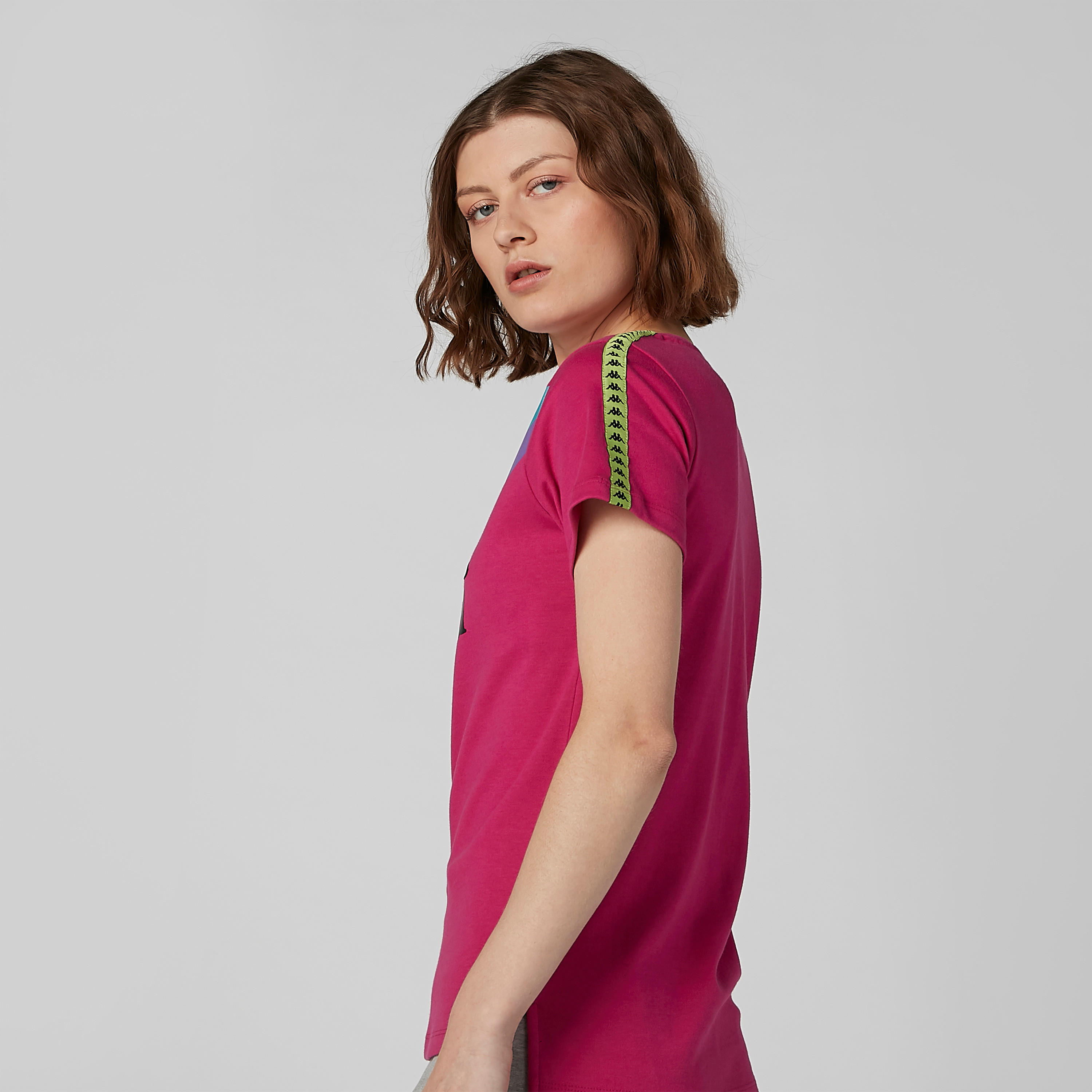 تيشيرت بياقة مستديرة وأكمام قصيرة وطبعات من كابا-women-clothing-sportswearandactivewear-tshirtsandvests-image-4