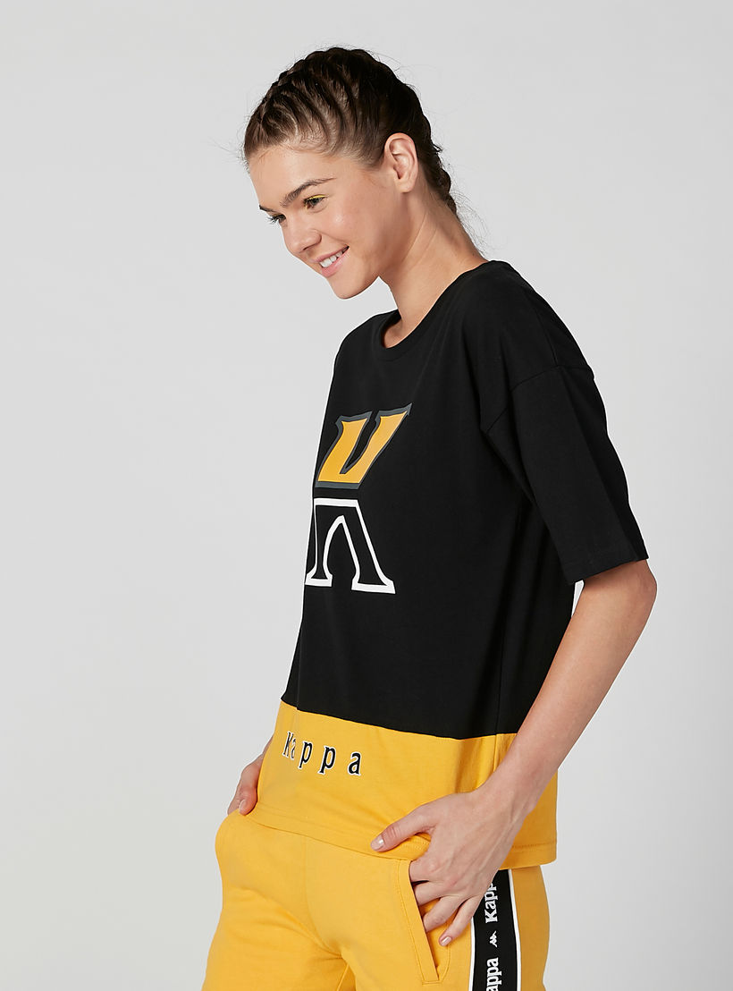 تيشيرت مستدام بياقة مستديرة وأكمام قصيرة وطبعات من كابا -women-clothing-sportswearandactivewear-tshirtsandvests-image-2