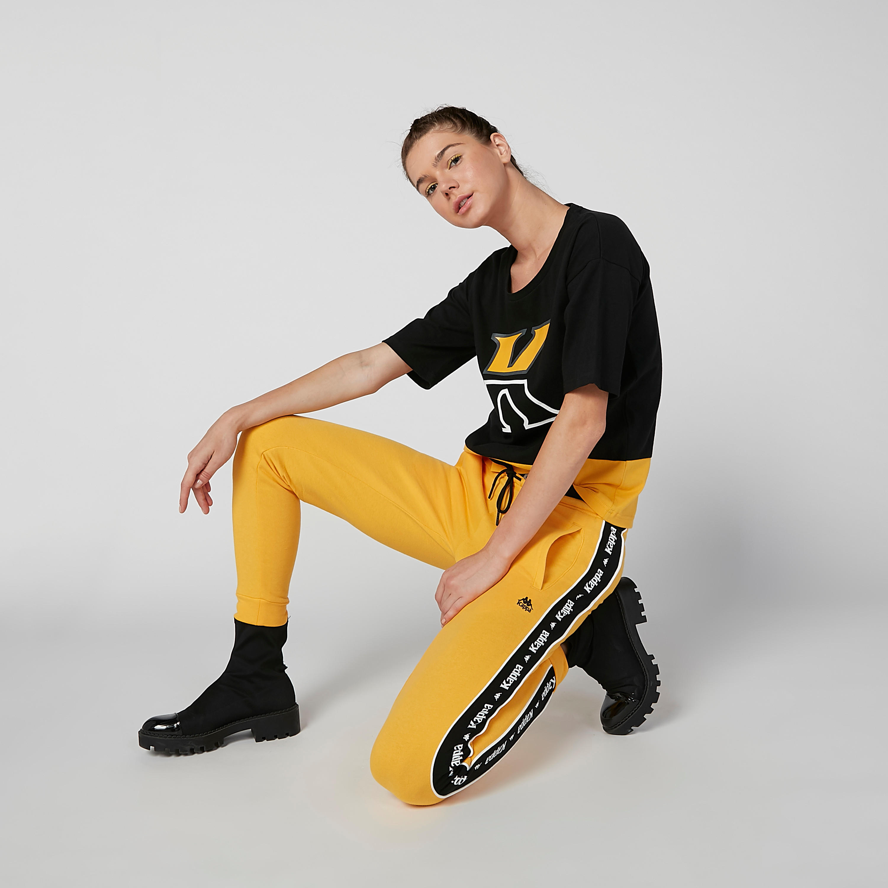 تيشيرت مستدام بياقة مستديرة وأكمام قصيرة وطبعات من كابا -women-clothing-sportswearandactivewear-tshirtsandvests-image-3