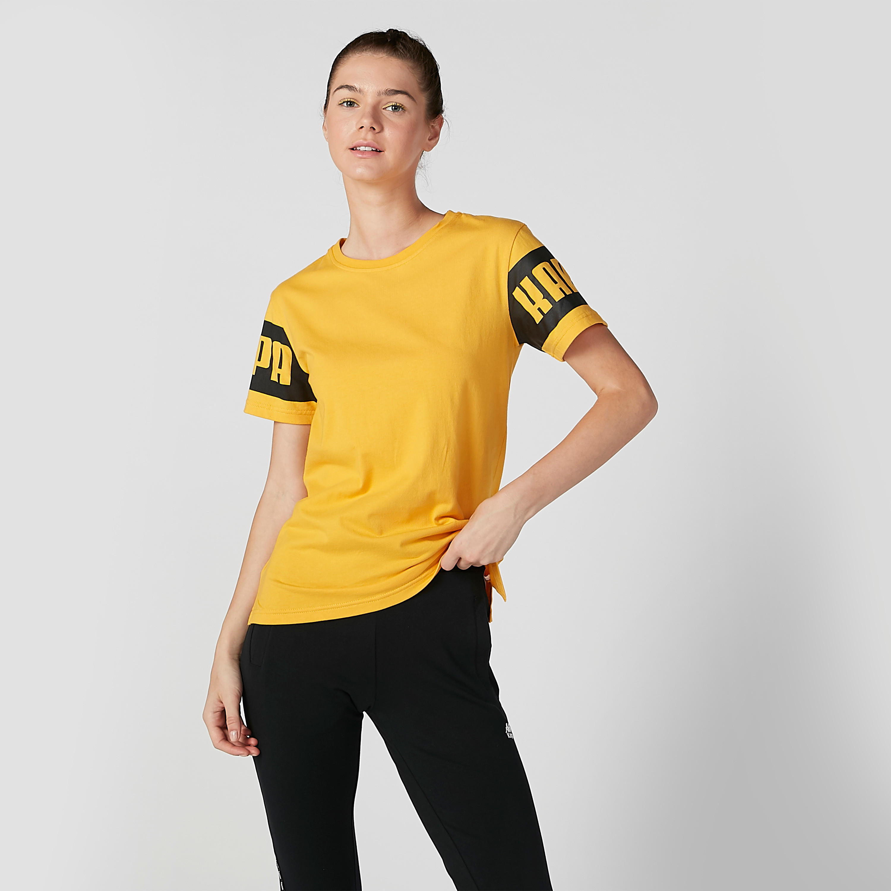 تيشيرت بياقة مستديرة وأكمام قصيرة وطبعات من كابا-women-clothing-tshirts-image-3