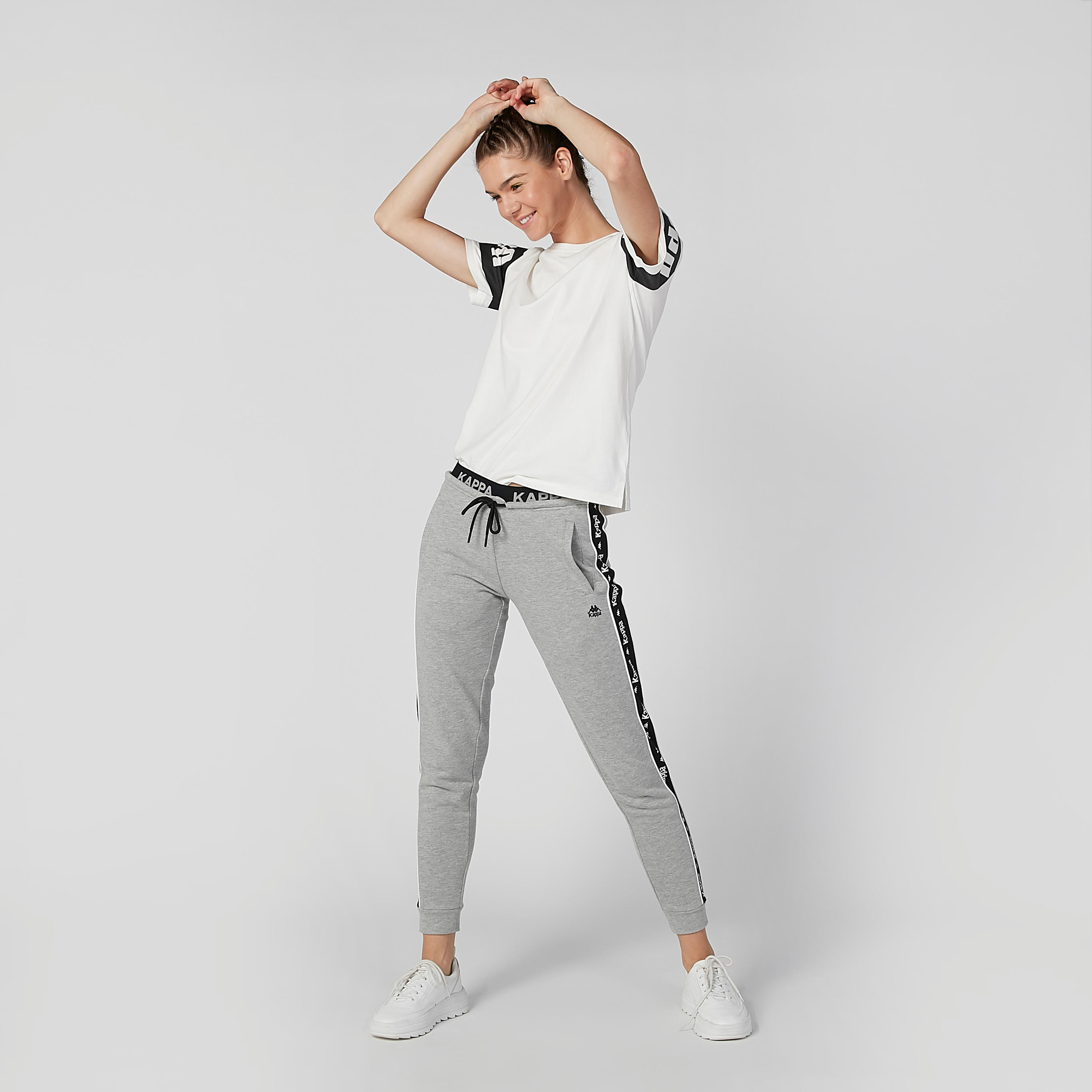 تيشيرت بياقة مستديرة وأكمام قصيرة وطبعات من كابا-women-clothing-sportswearandactivewear-tshirtsandvests-image-5