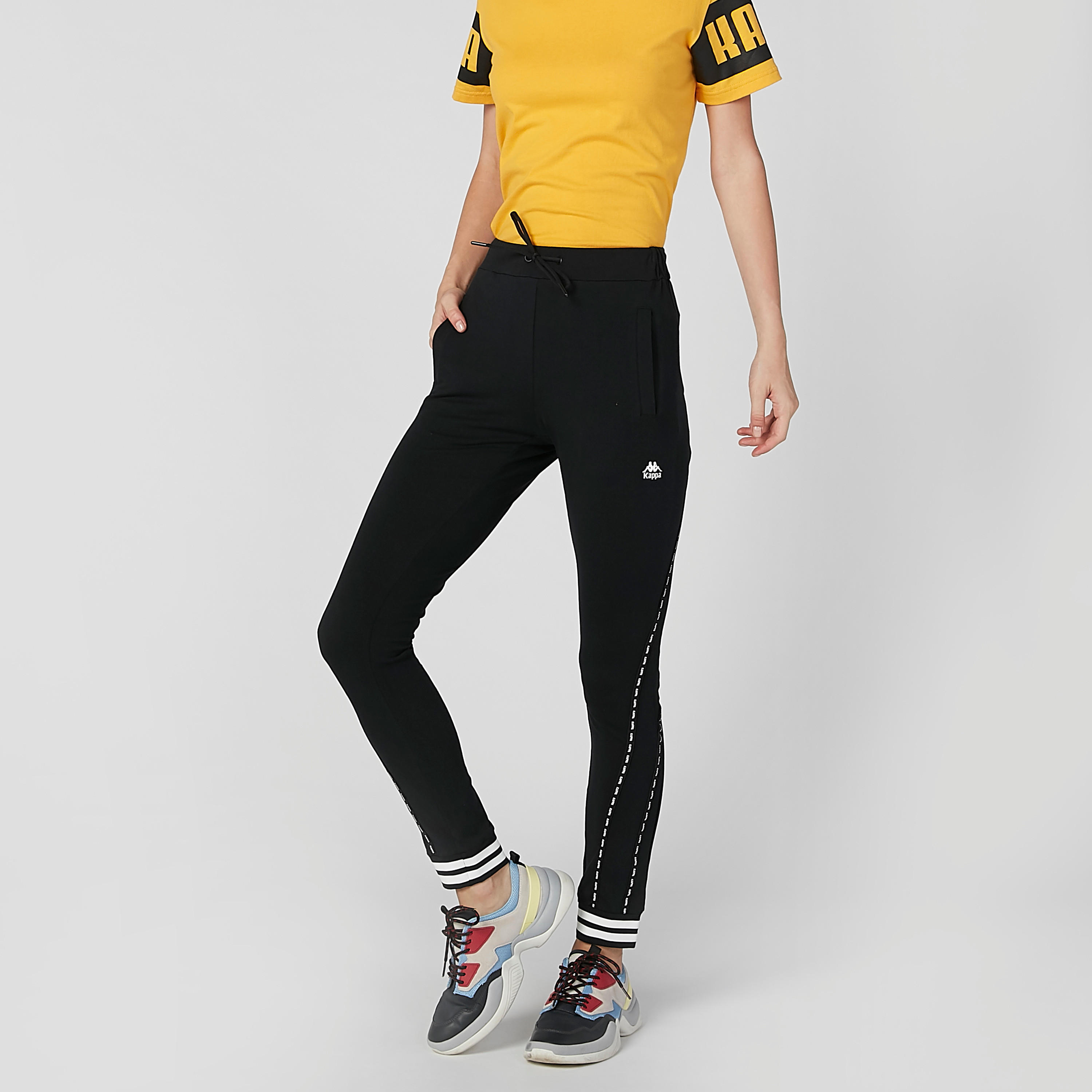 بنطلون رياضي سادة بتفاصيل جيب ورباط من كابا-women-clothing-sportswearandactivewear-bottoms-image-1
