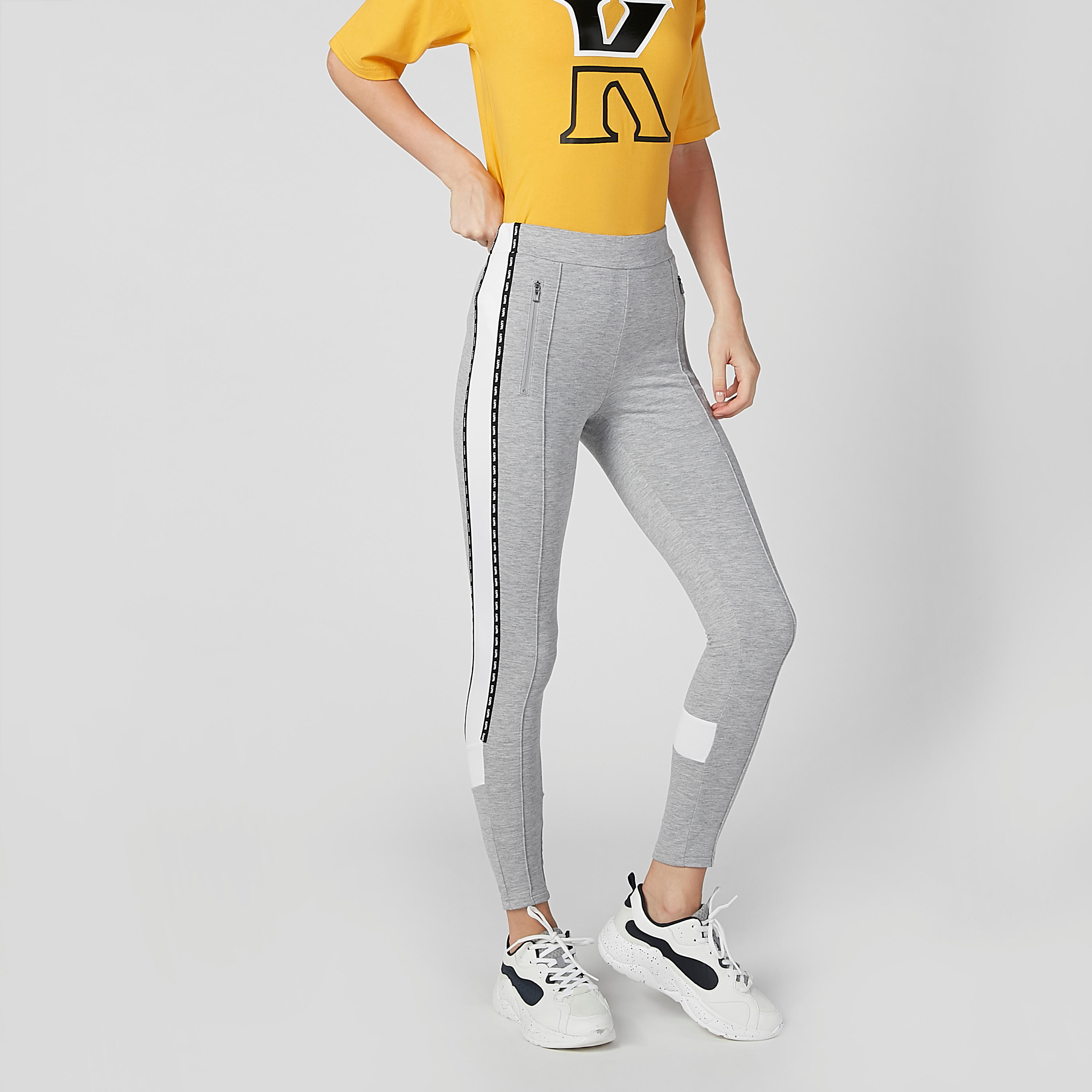 بنطال طويل مقلّم بجيوب من كابا-women-clothing-bottoms-joggers-image-1