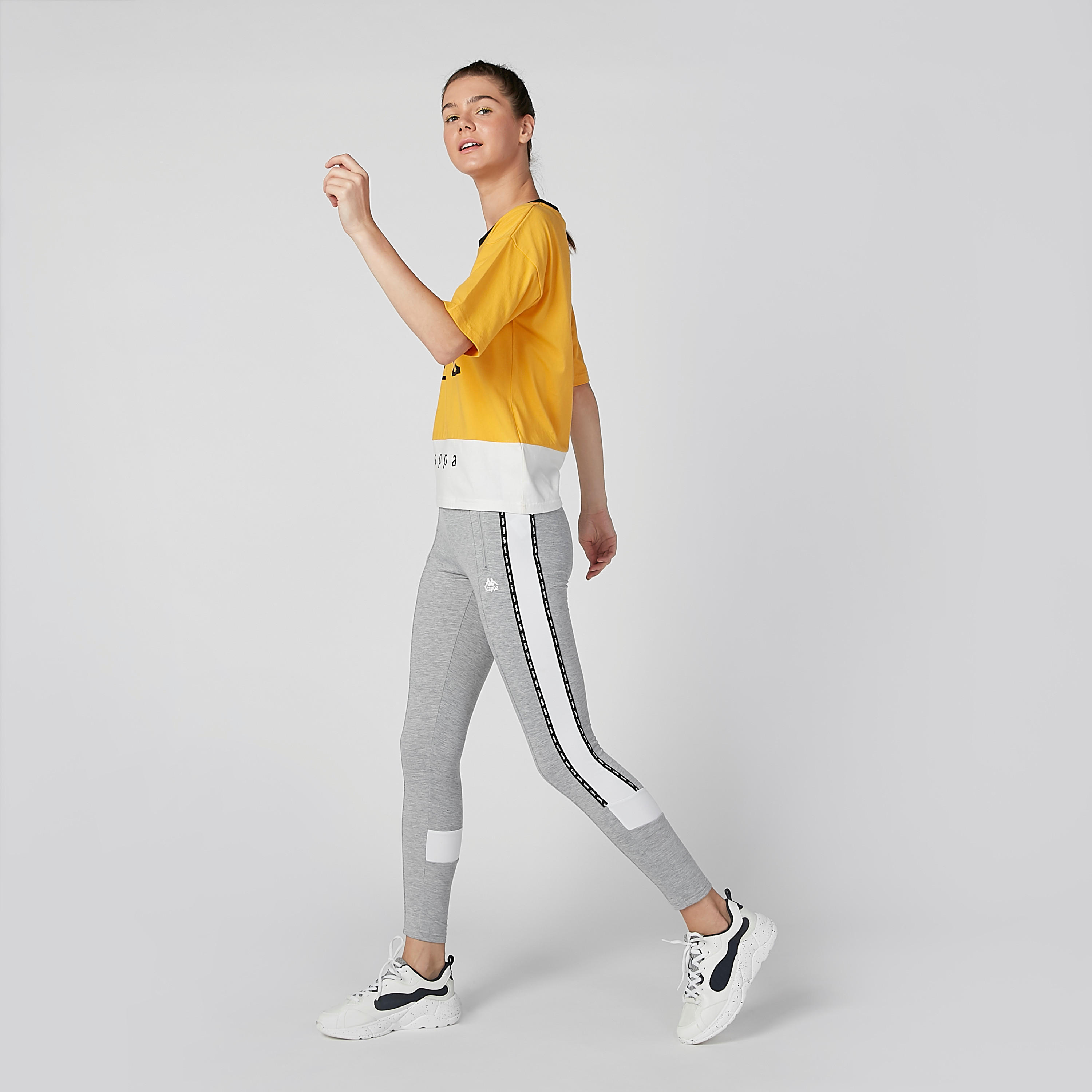 بنطال طويل مقلّم بجيوب من كابا-women-clothing-bottoms-joggers-image-2