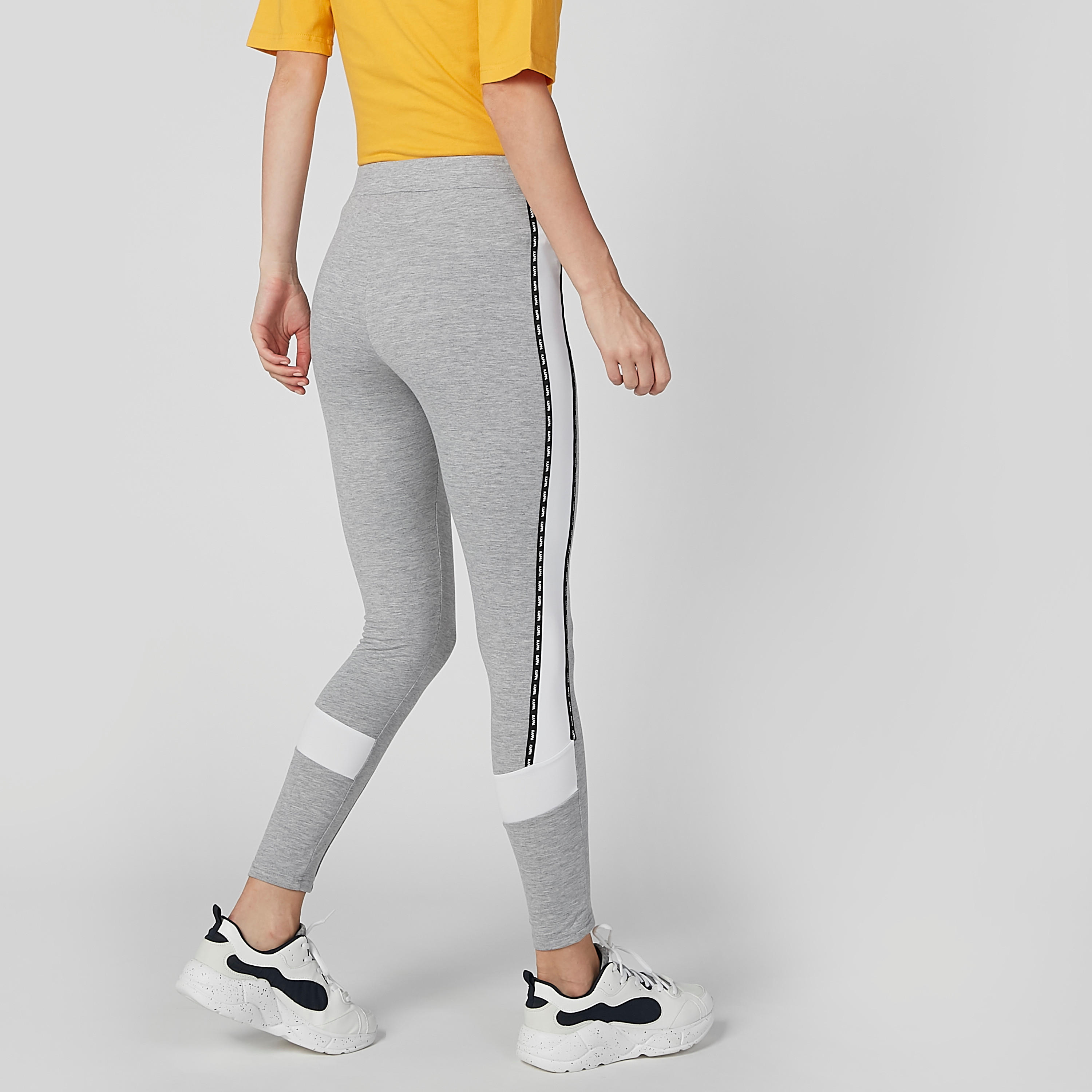 بنطال طويل مقلّم بجيوب من كابا-women-clothing-bottoms-joggers-image-3