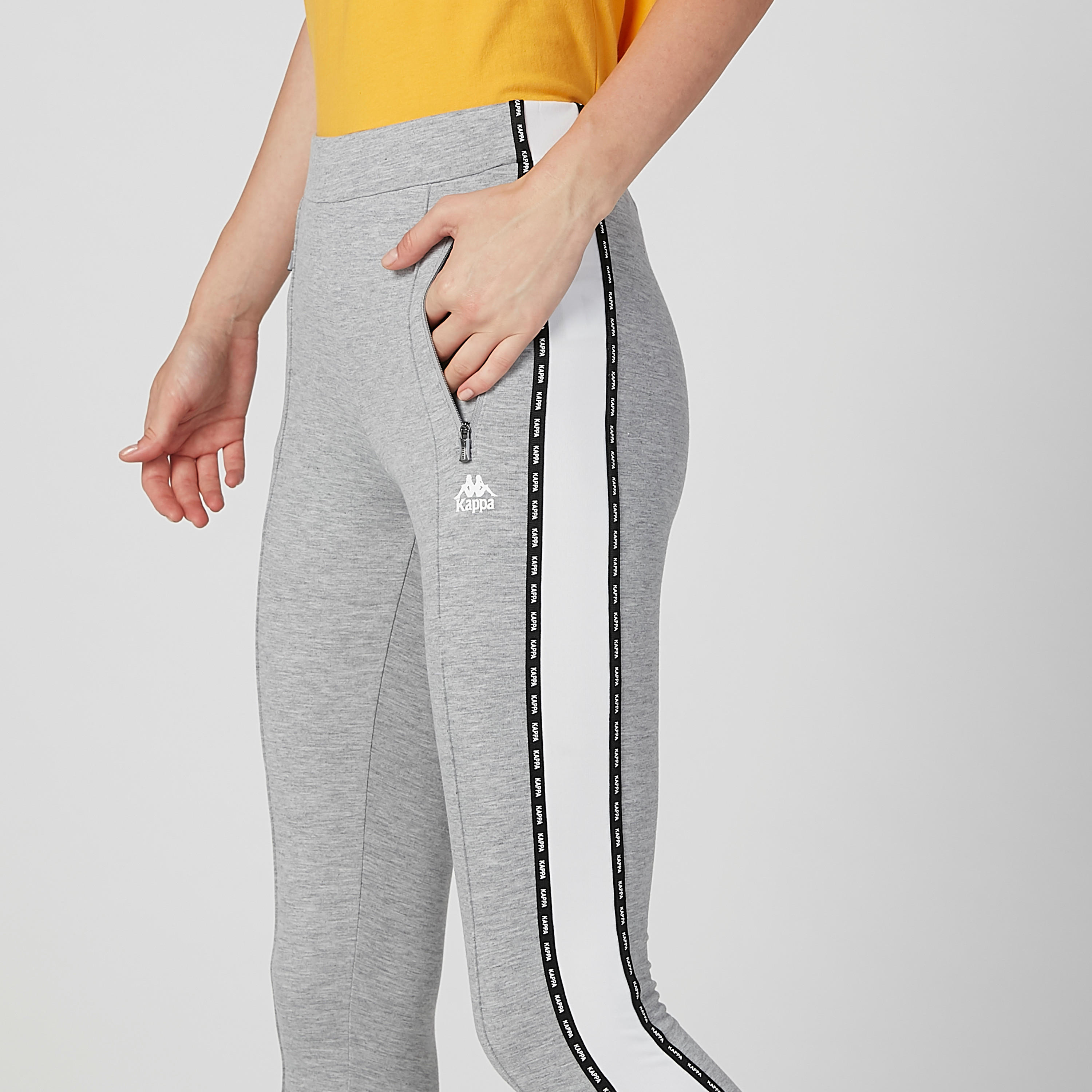 بنطال طويل مقلّم بجيوب من كابا-women-clothing-bottoms-joggers-image-4