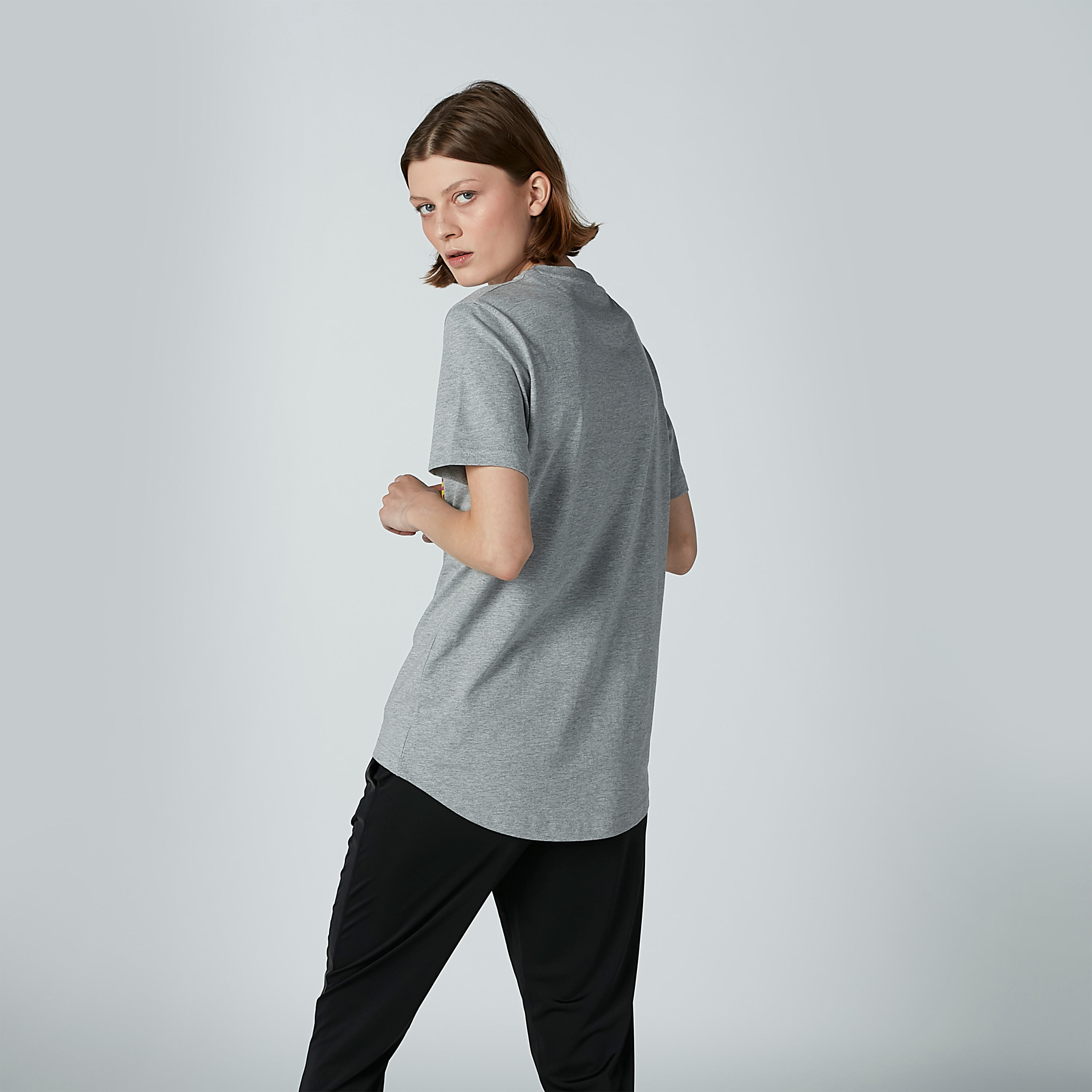 تيشيرت بياقة مستديرة وأكمام قصيرة وطبعات من كابا-women-clothing-sportswearandactivewear-tshirtsandvests-image-3