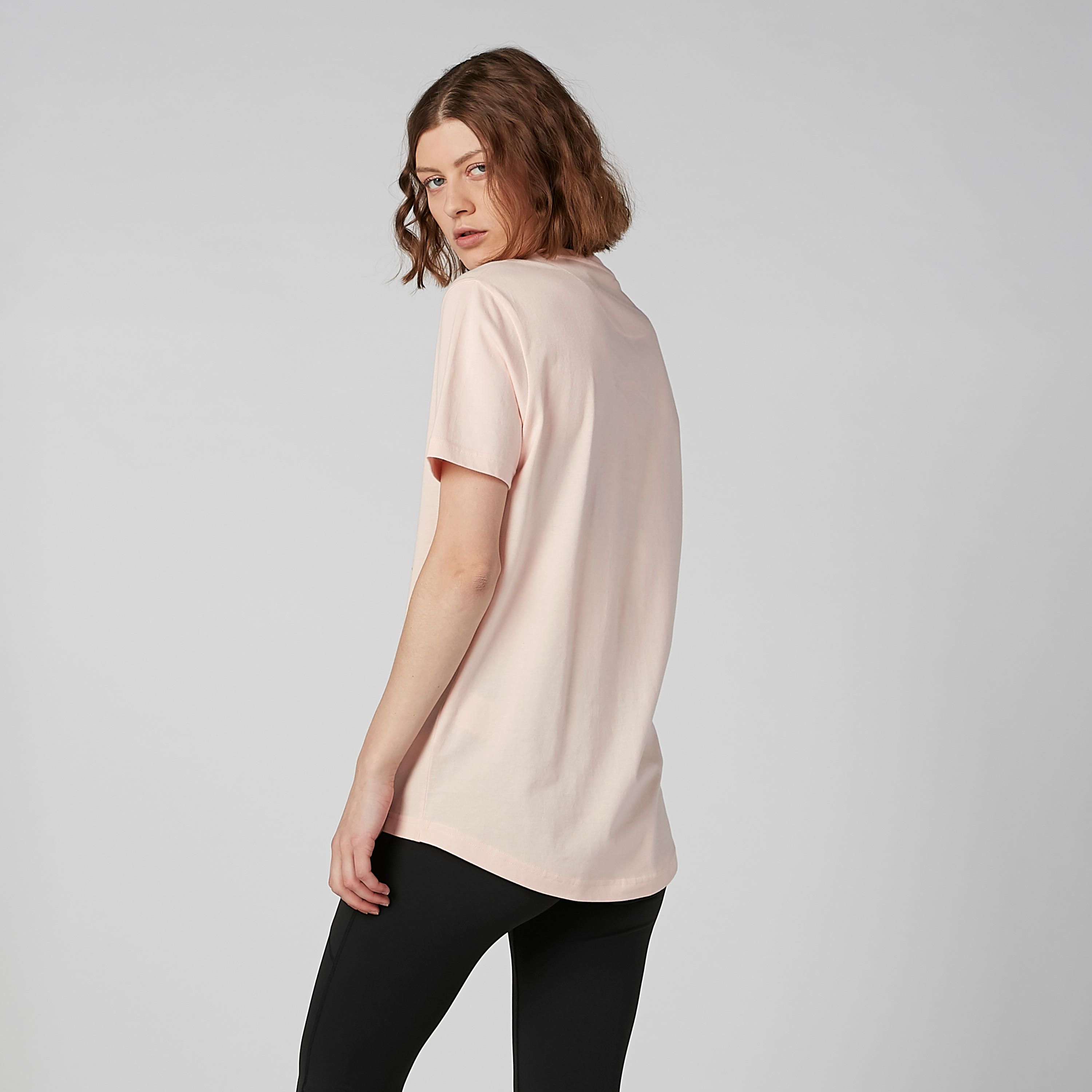 تيشيرت بياقة مستديرة وأكمام قصيرة وطبعات من كابا-women-clothing-tshirts-image-4