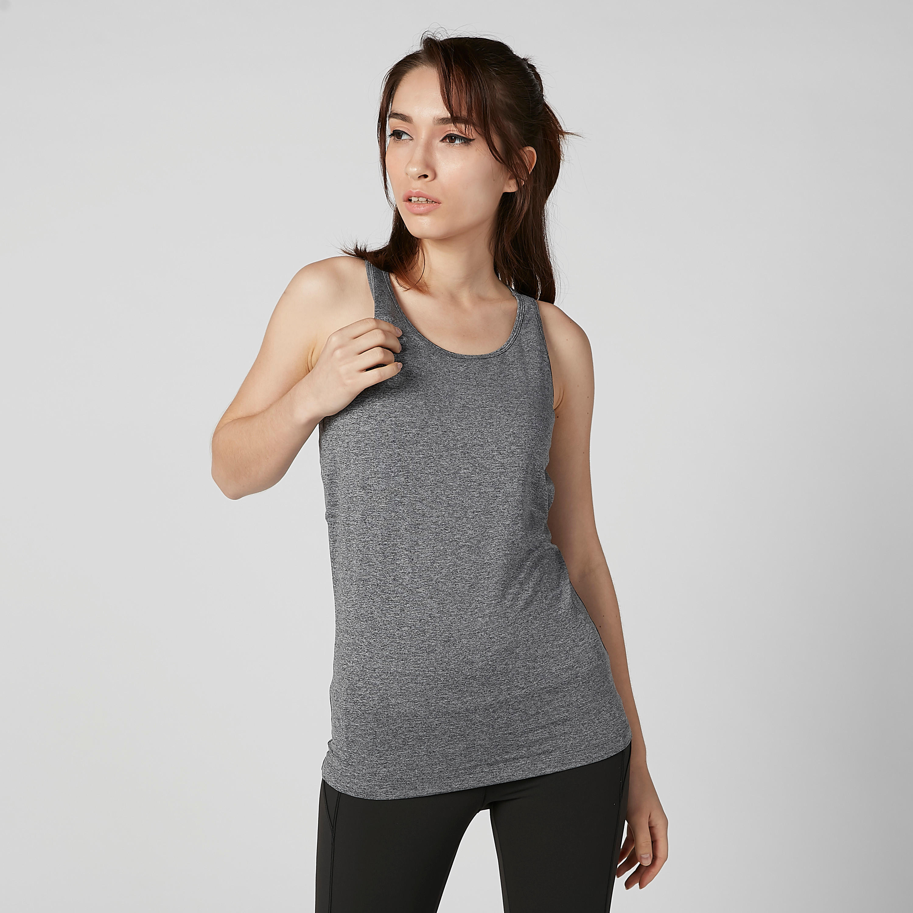فيست سادة بظهر ريسر وياقة عميقة من كابا-women-clothing-tshirts-image-1