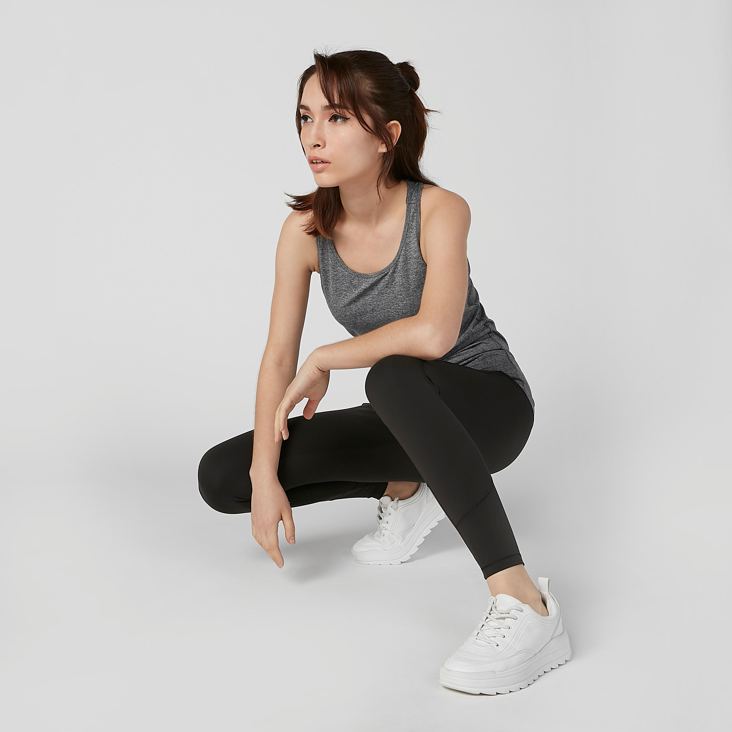 فيست سادة بظهر ريسر وياقة عميقة من كابا-women-clothing-tshirts-image-2