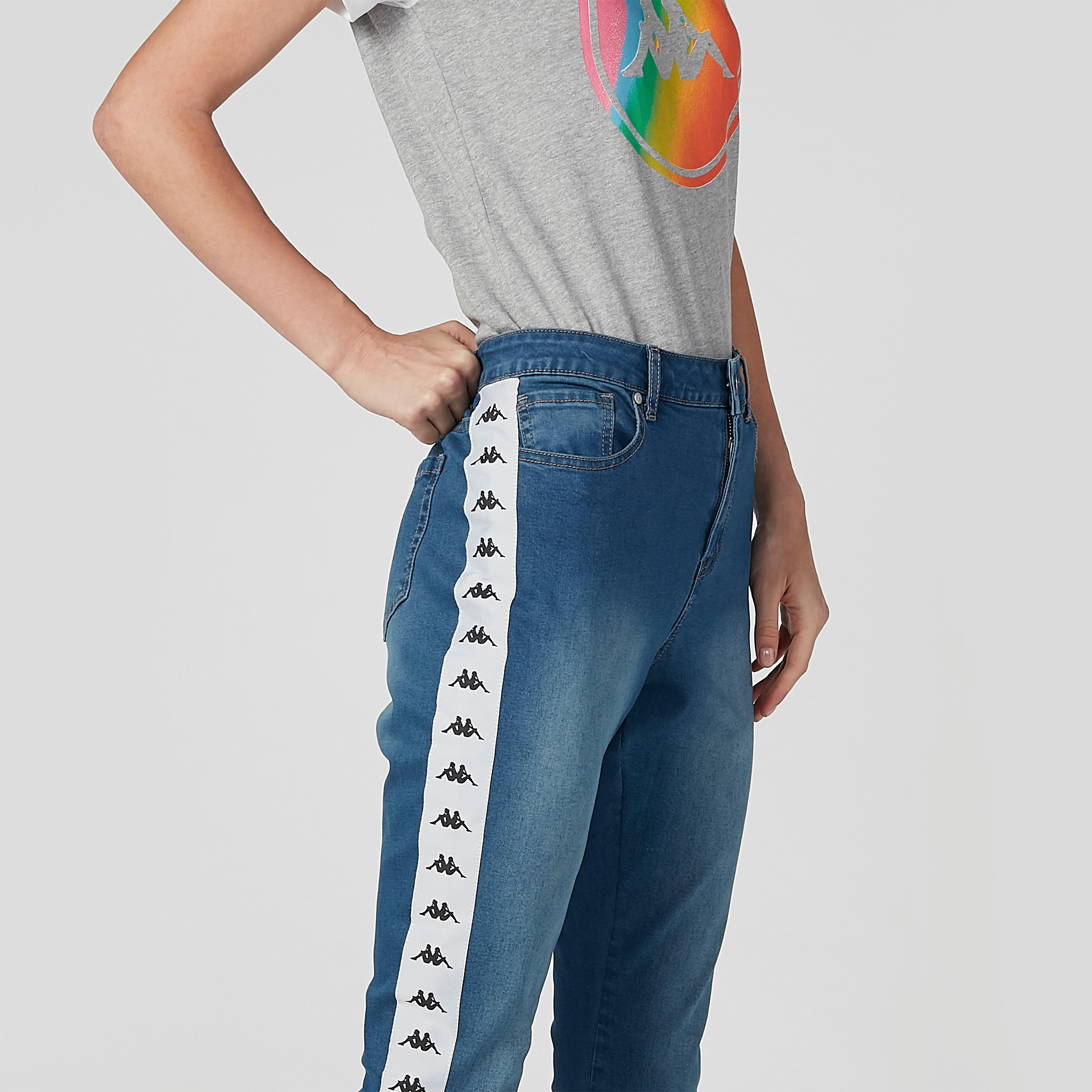 بنطال جينز قصير بجيوب وشريطة بطبعات من كابا-women-clothing-bottoms-jeans-image-4