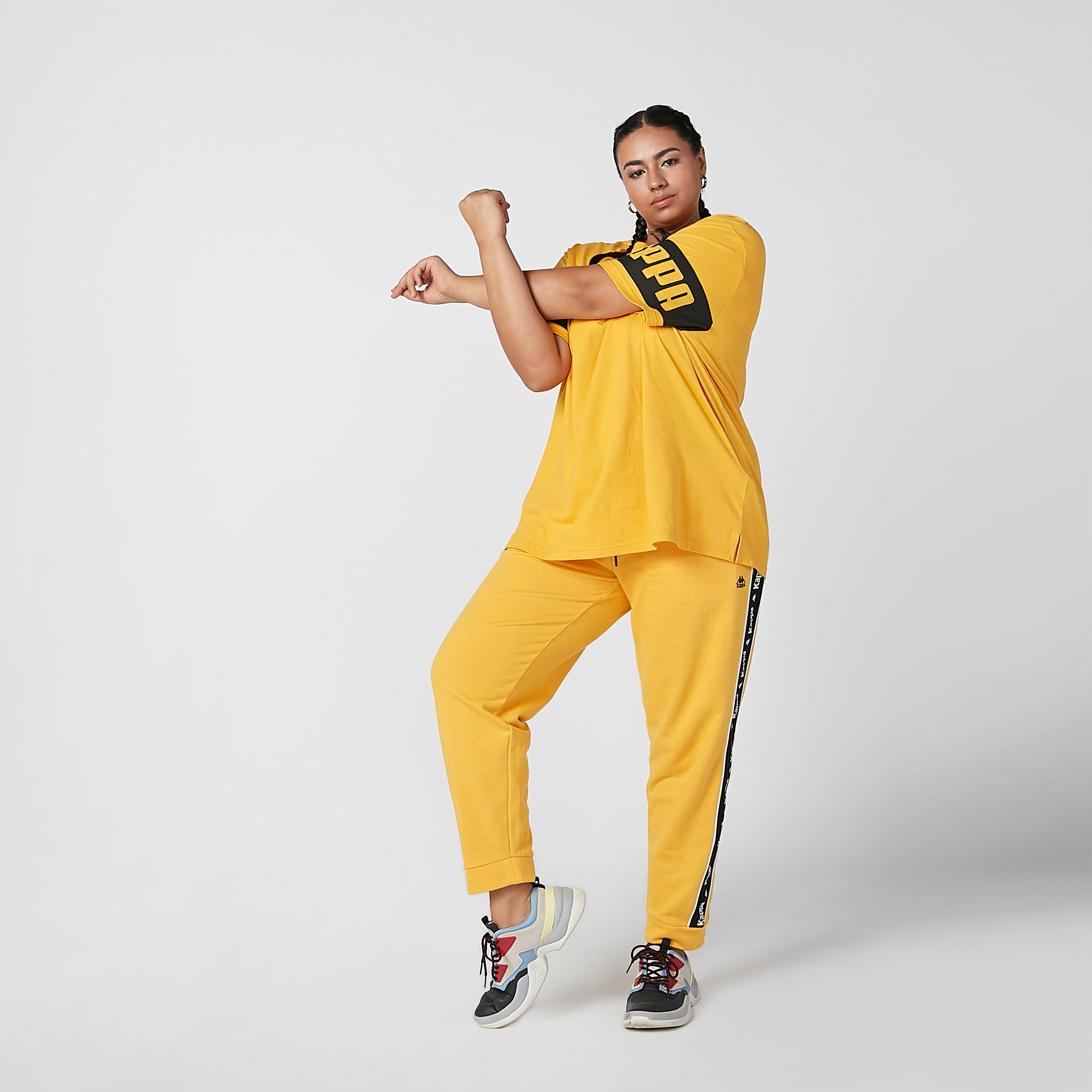 بنطلون رياضي مستدام بخصر متوسط الارتفاع وطبعات -women-clothing-bottoms-joggers-image-6
