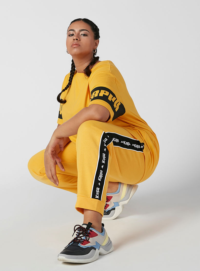 تيشيرت مستدام بياقة مستديرة وأكمام قصيرة وطبعات من كابا -women-clothing-sportswearandactivewear-tshirtsandvests-image-2