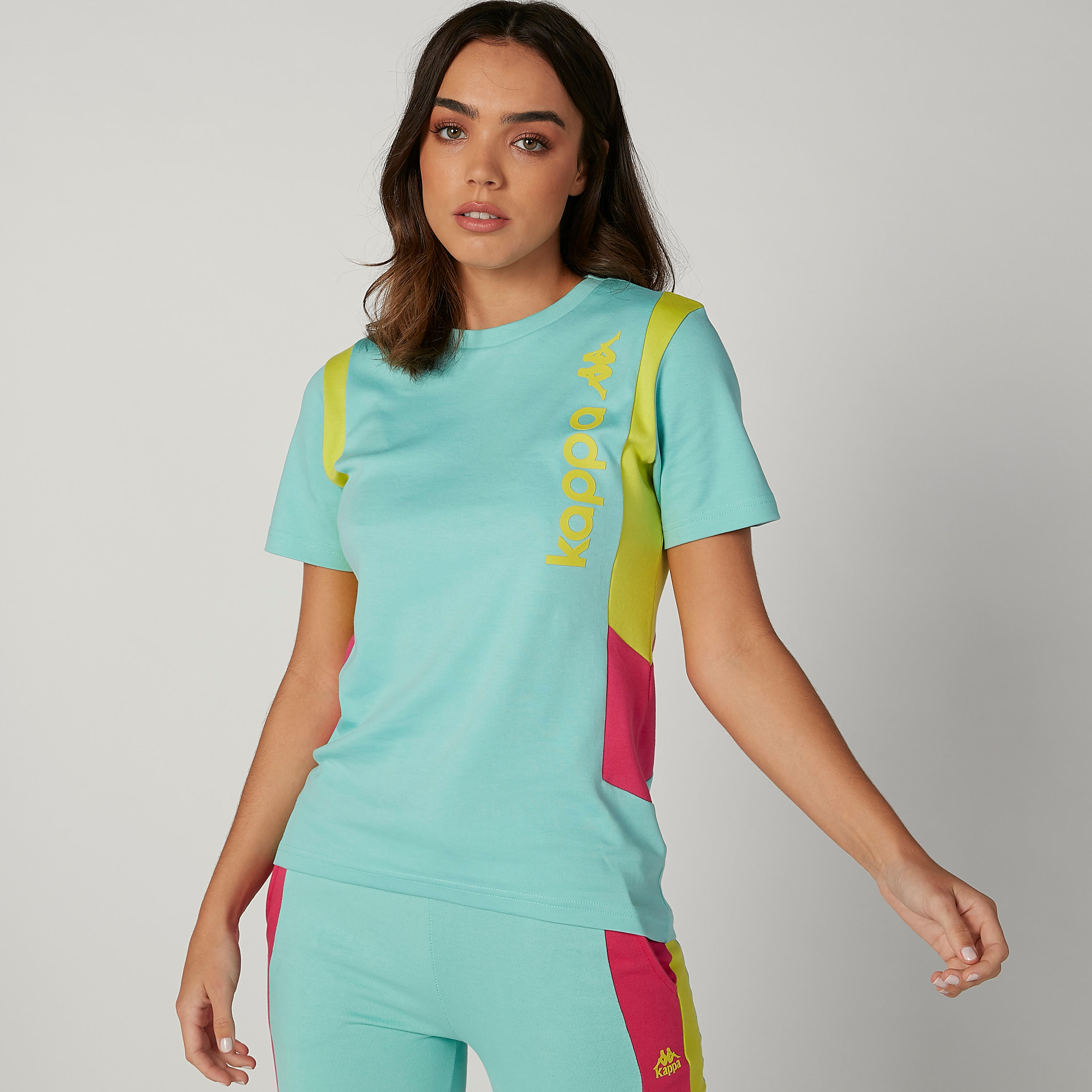 تيشيرت بنمط كتل الألوان بياقة مستديرة وأكمام قصيرة من كابا-women-clothing-sportswearandactivewear-tshirtsandvests-image-1