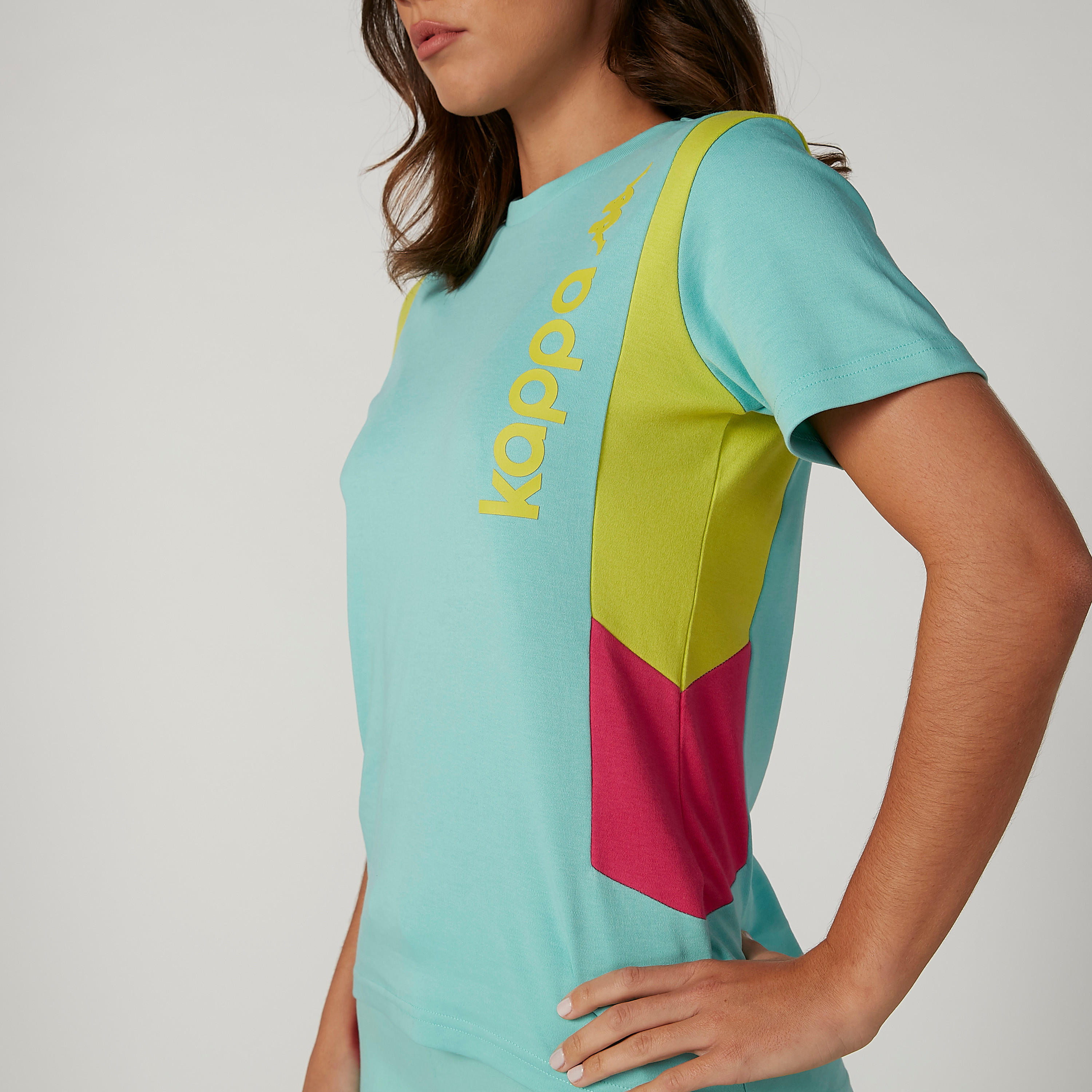 تيشيرت بنمط كتل الألوان بياقة مستديرة وأكمام قصيرة من كابا-women-clothing-sportswearandactivewear-tshirtsandvests-image-5