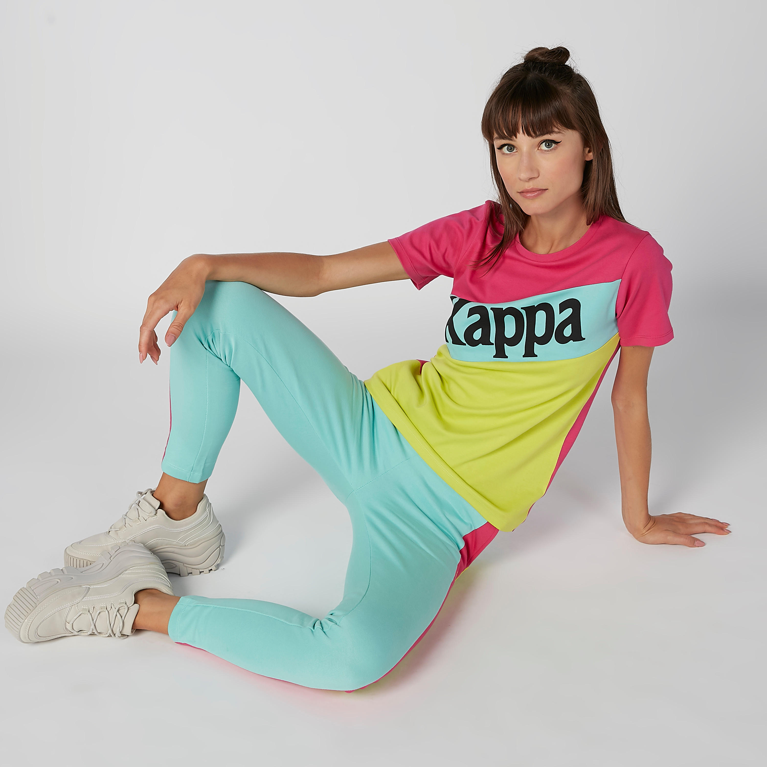 تيشيرت بياقة مستديرة وأكمام قصيرة وطبعات من كابا-women-clothing-sportswearandactivewear-tshirtsandvests-image-2
