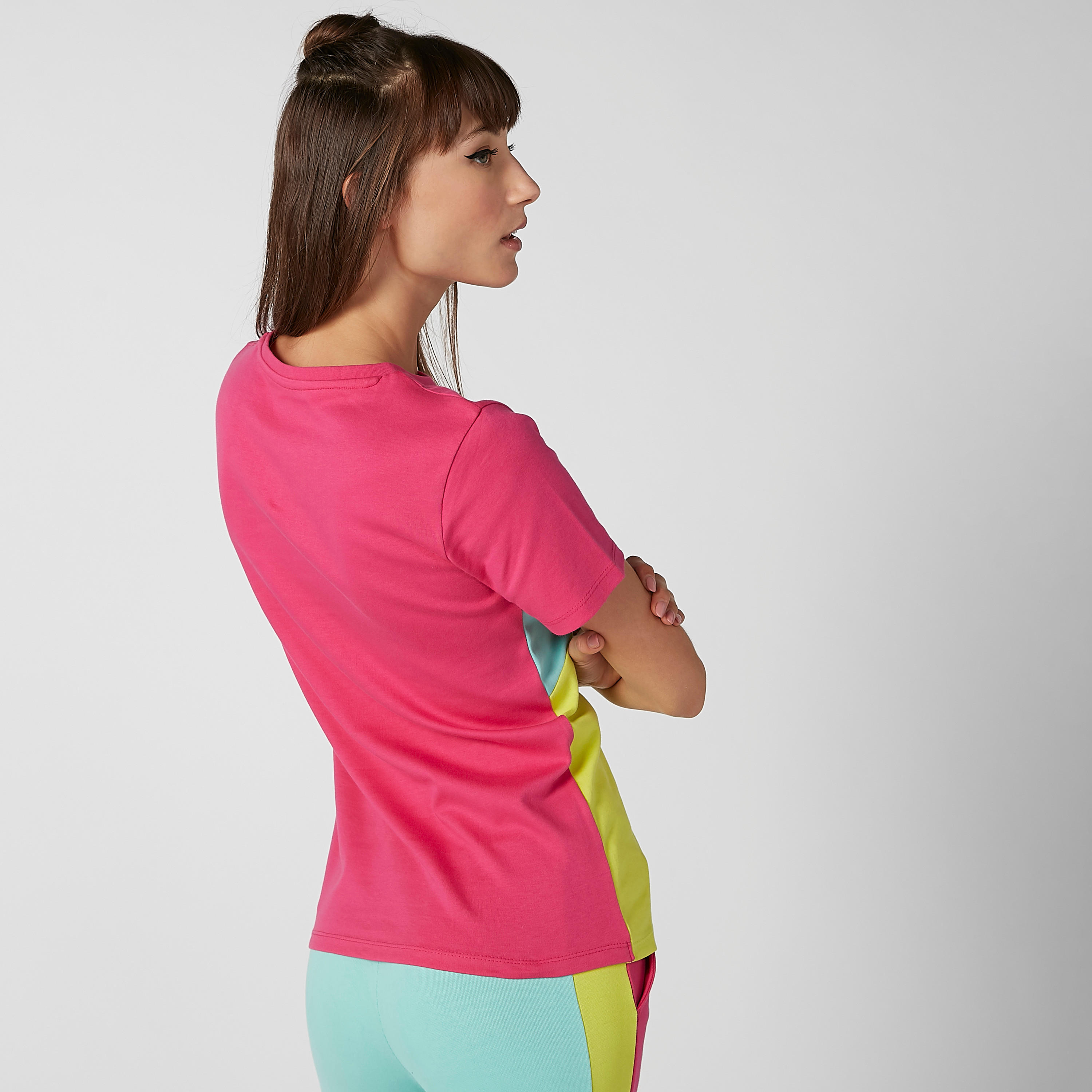 تيشيرت بياقة مستديرة وأكمام قصيرة وطبعات من كابا-women-clothing-sportswearandactivewear-tshirtsandvests-image-4