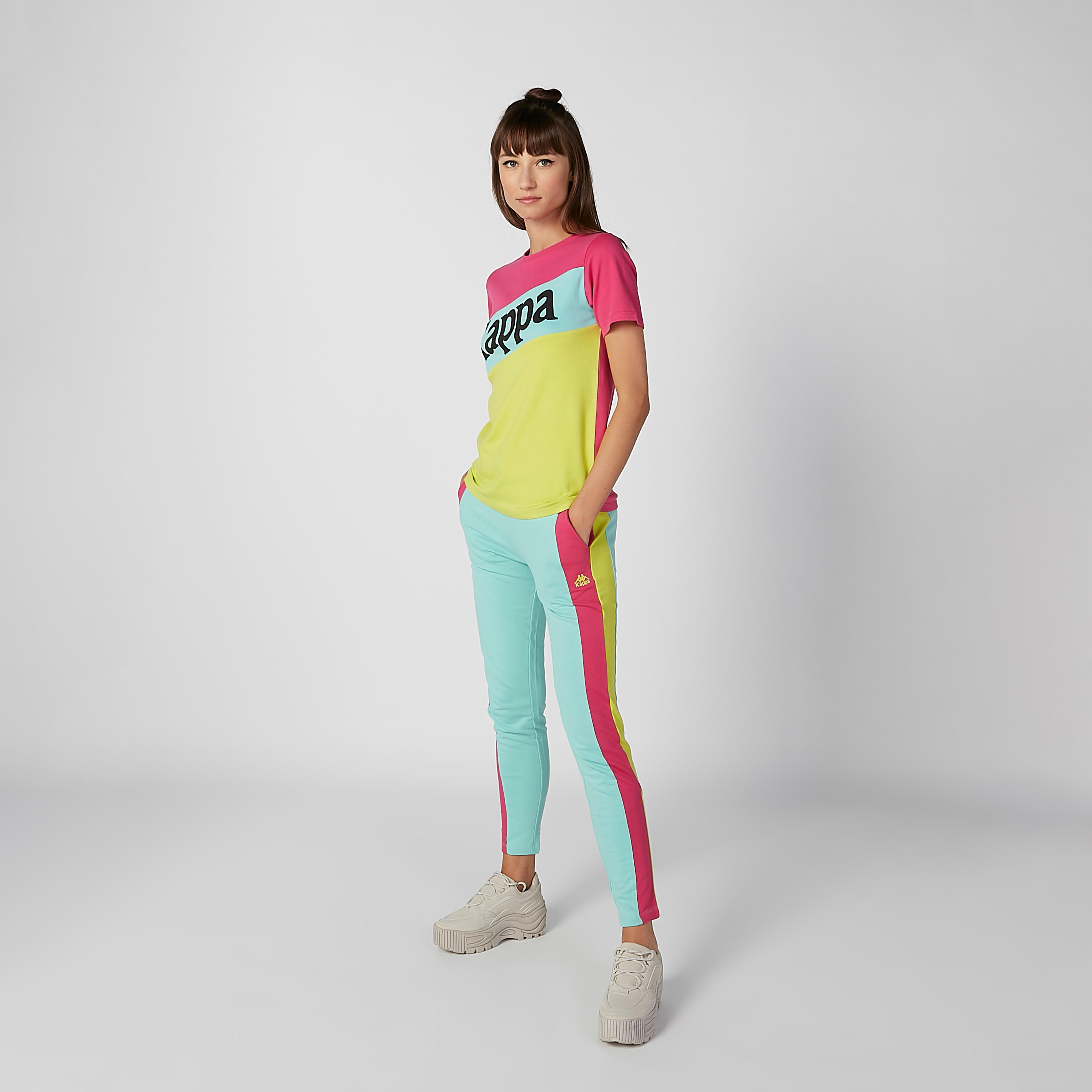 تيشيرت بياقة مستديرة وأكمام قصيرة وطبعات من كابا-women-clothing-sportswearandactivewear-tshirtsandvests-image-5