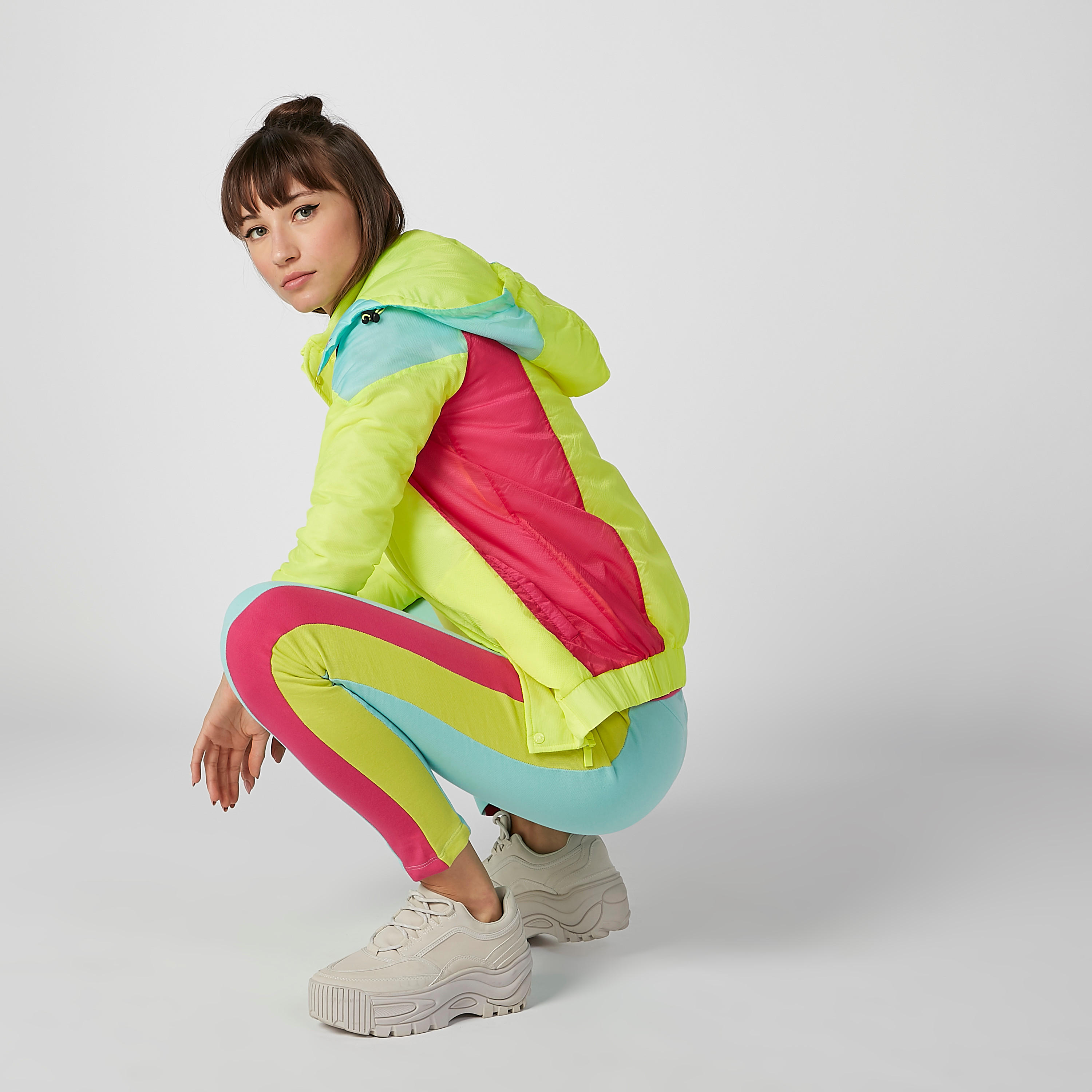جاكيت مستدام بنمط كتل الألوان بقبّعة وأكمام طويلة من كابا -women-clothing-sportswearandactivewear-coatsandjackets-jackets-image-2