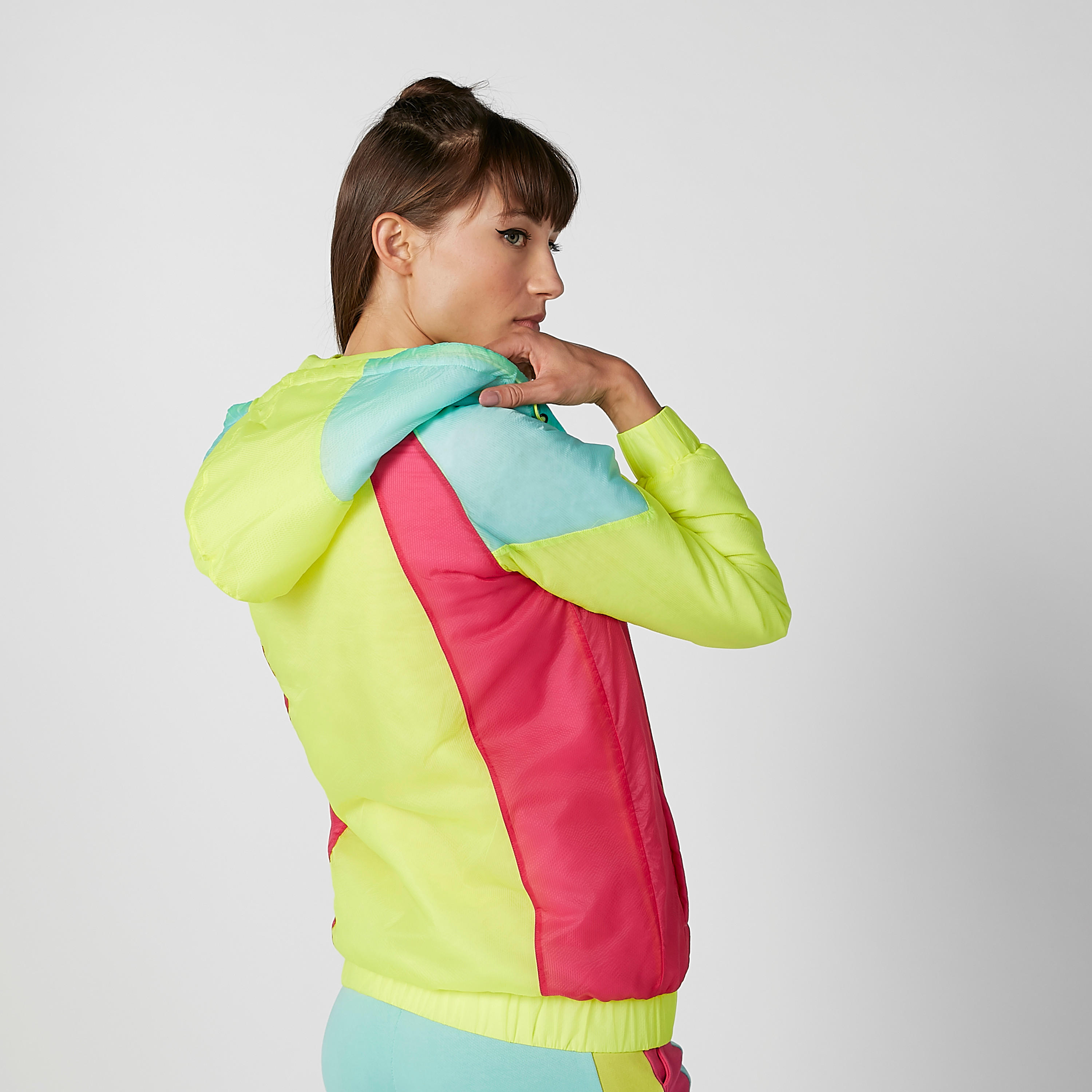 جاكيت مستدام بنمط كتل الألوان بقبّعة وأكمام طويلة من كابا -women-clothing-sportswearandactivewear-coatsandjackets-jackets-image-5