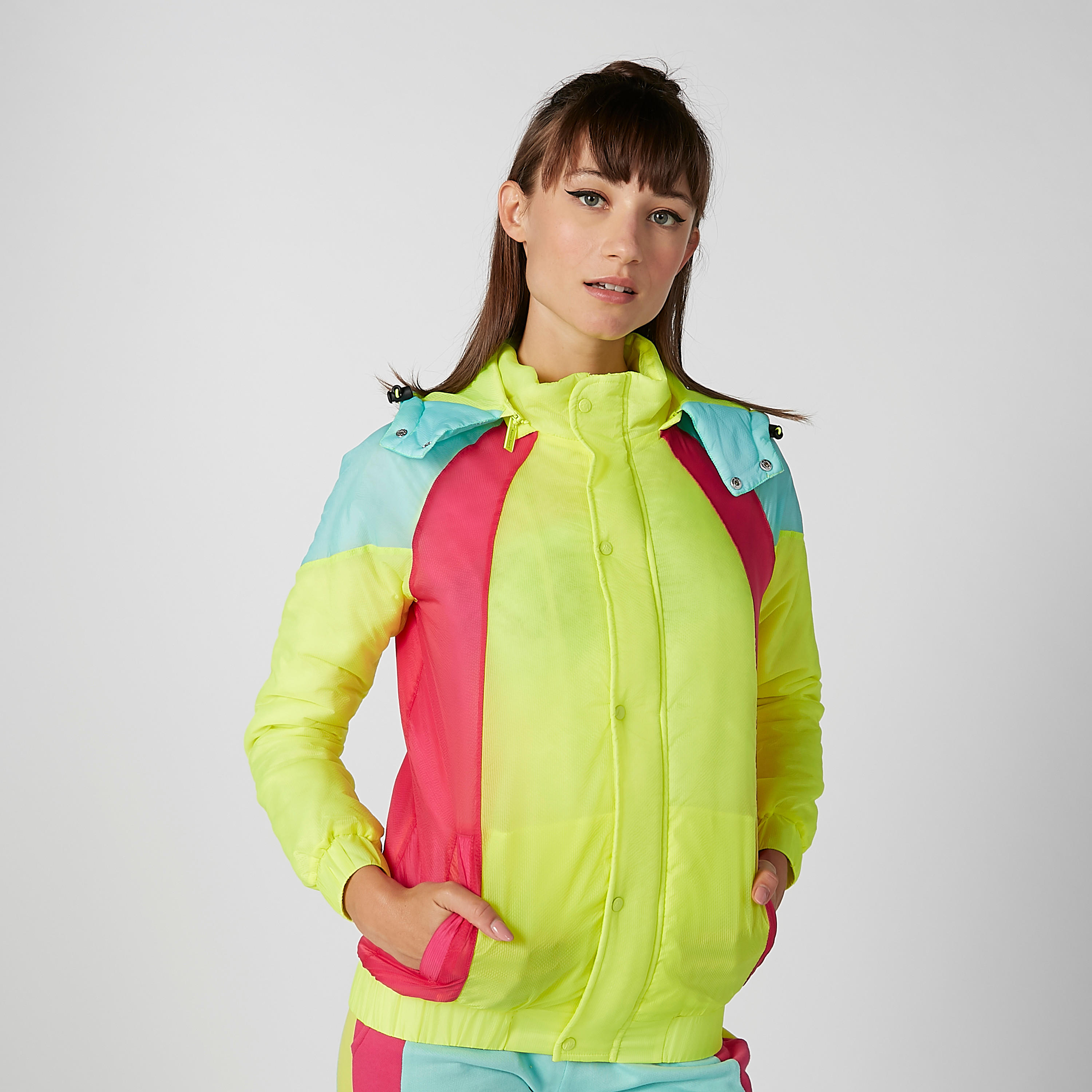 جاكيت مستدام بنمط كتل الألوان بقبّعة وأكمام طويلة من كابا -women-clothing-sportswearandactivewear-coatsandjackets-jackets-image-7