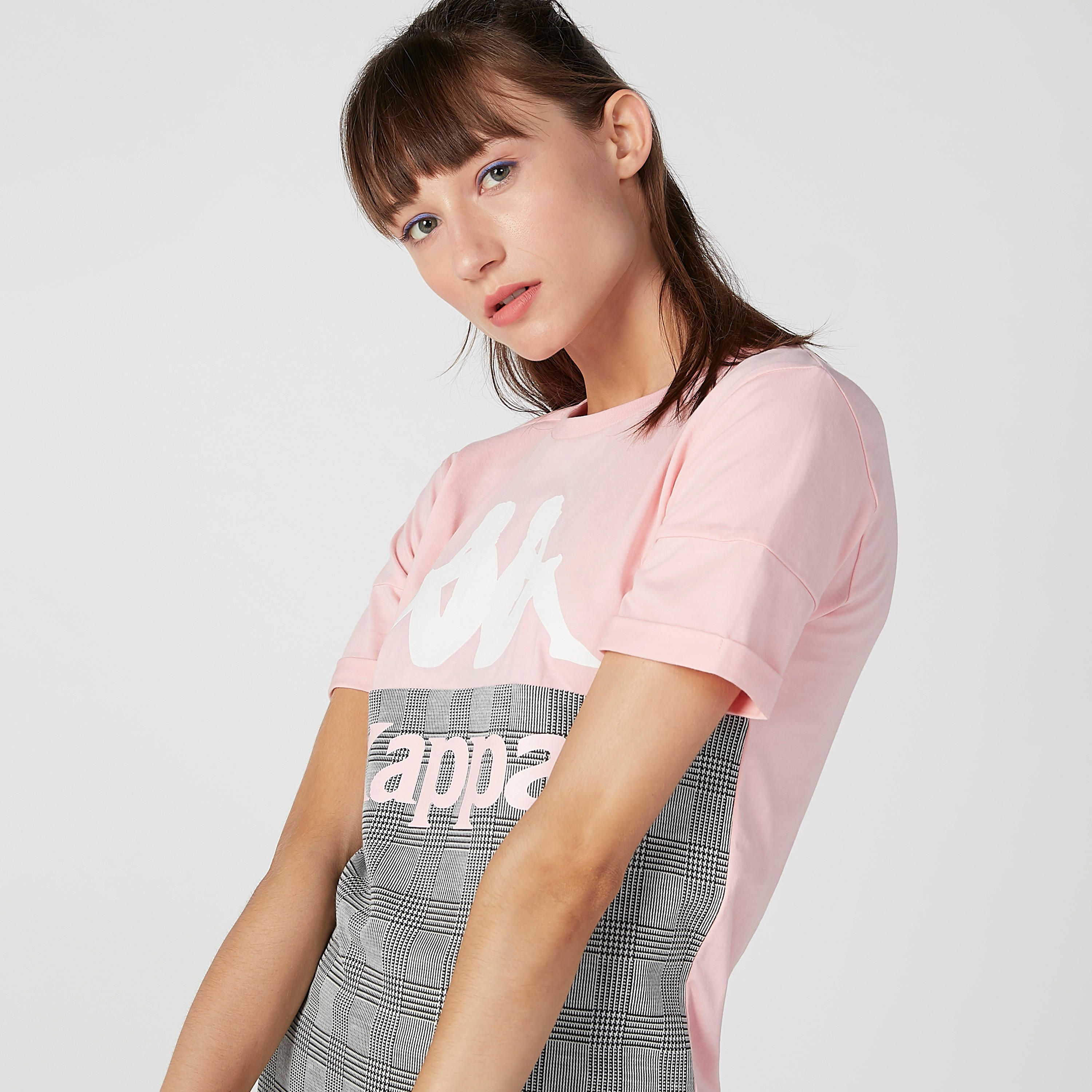 تيشيرت بياقة مستديرة وأكمام قصيرة وطبعات من كابا-women-clothing-sportswearandactivewear-tshirtsandvests-image-1