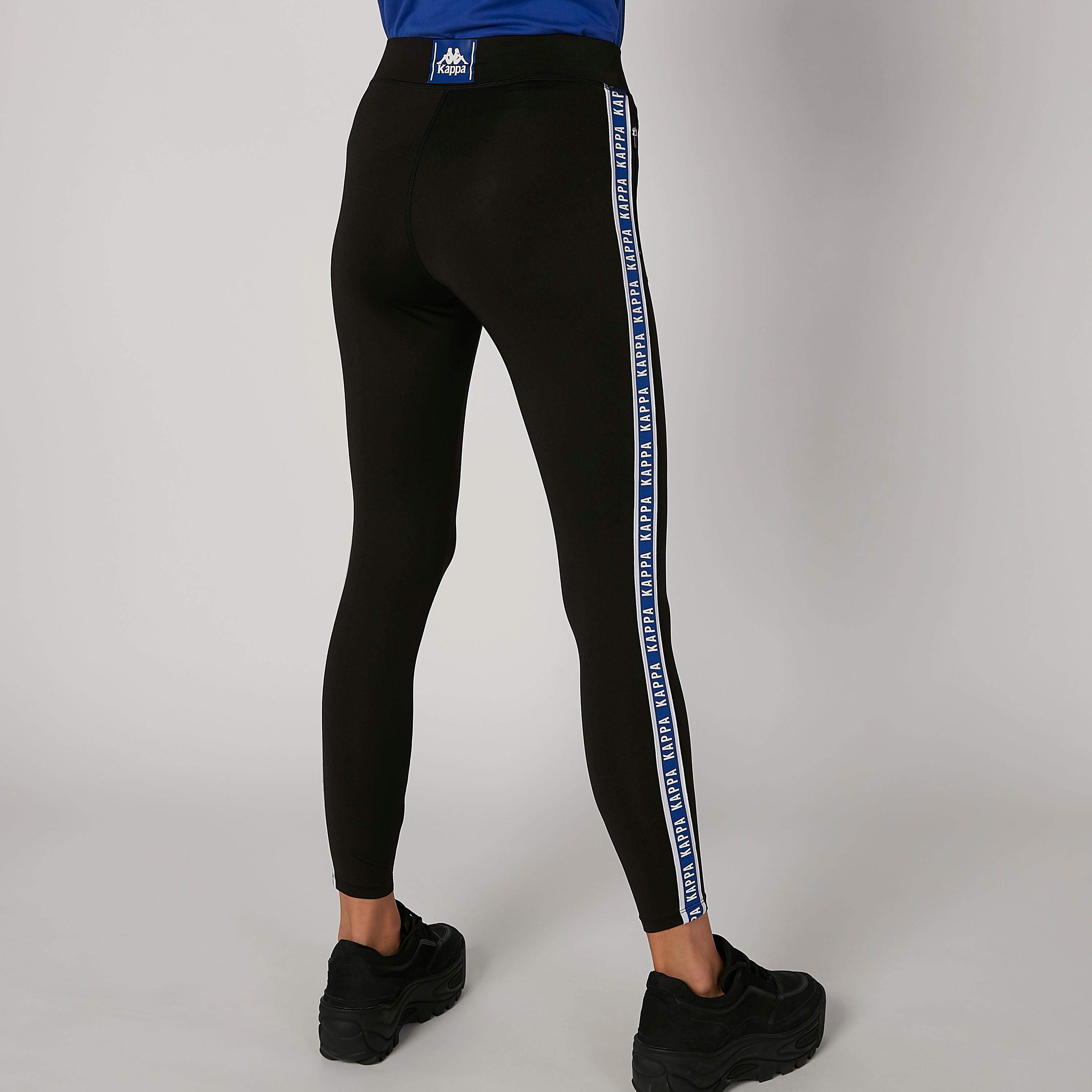 بنطلون ليقنز مستدام بقصّة سكيني وخصر متوسط الارتفاع وطبعات من كابا-women-clothing-sportswearandactivewear-bottoms-image-2