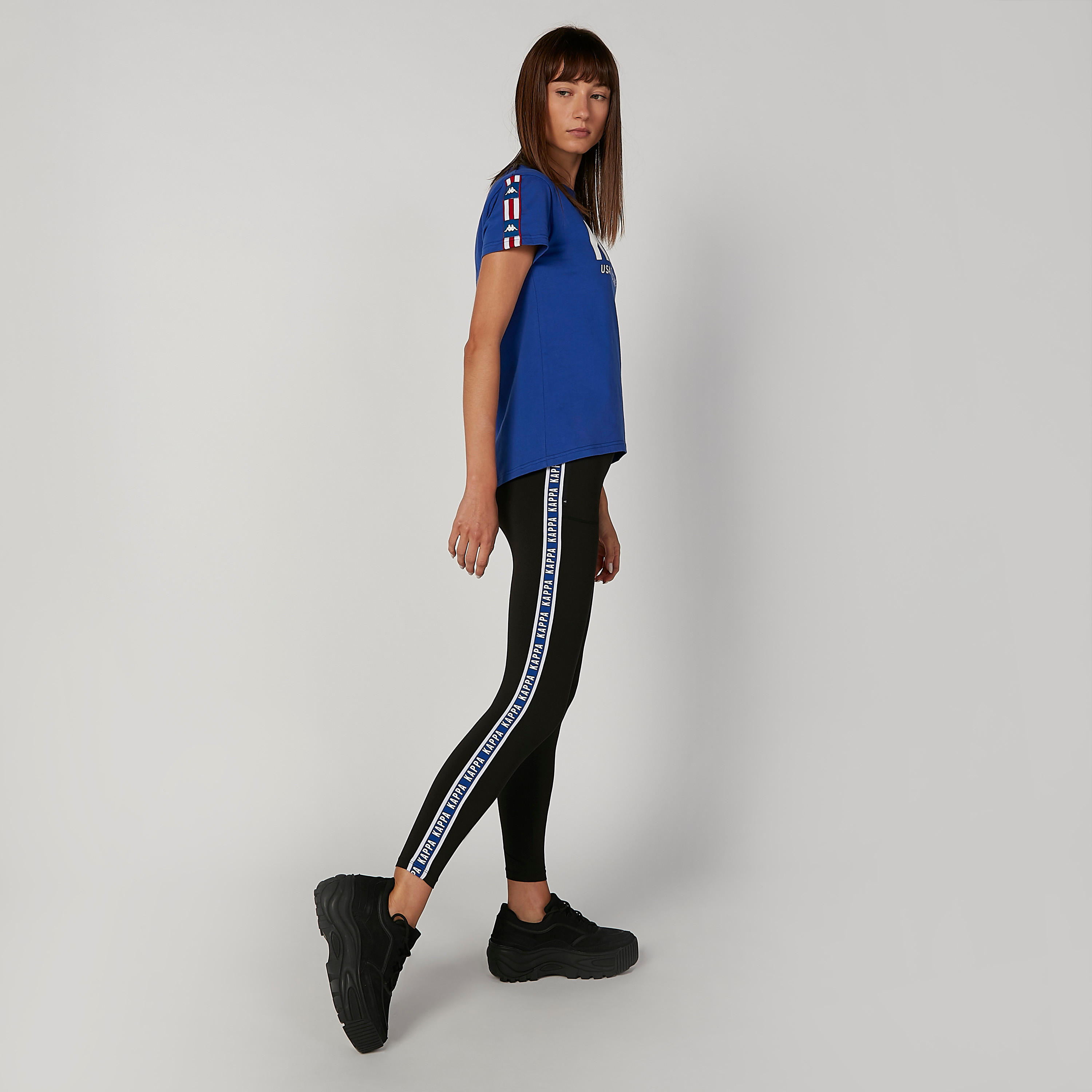 بنطلون ليقنز مستدام بقصّة سكيني وخصر متوسط الارتفاع وطبعات من كابا-women-clothing-sportswearandactivewear-bottoms-image-4