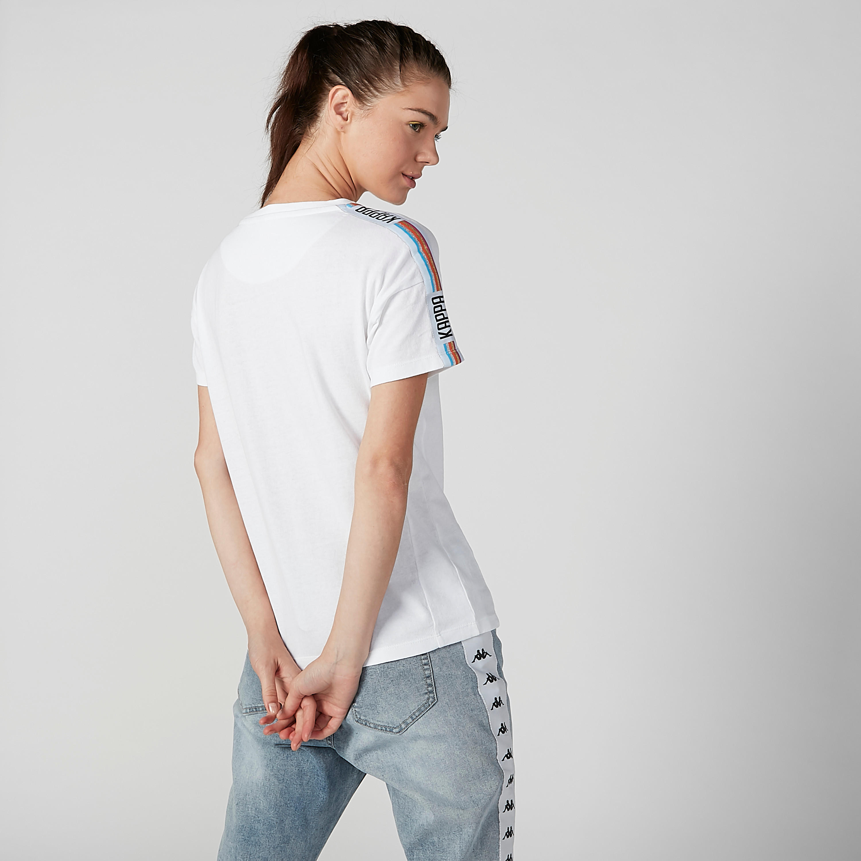 تيشيرت بياقة مستديرة وأكمام قصيرة وتفاصيل شريطة من كابا-women-clothing-sportswearandactivewear-tshirtsandvests-image-2