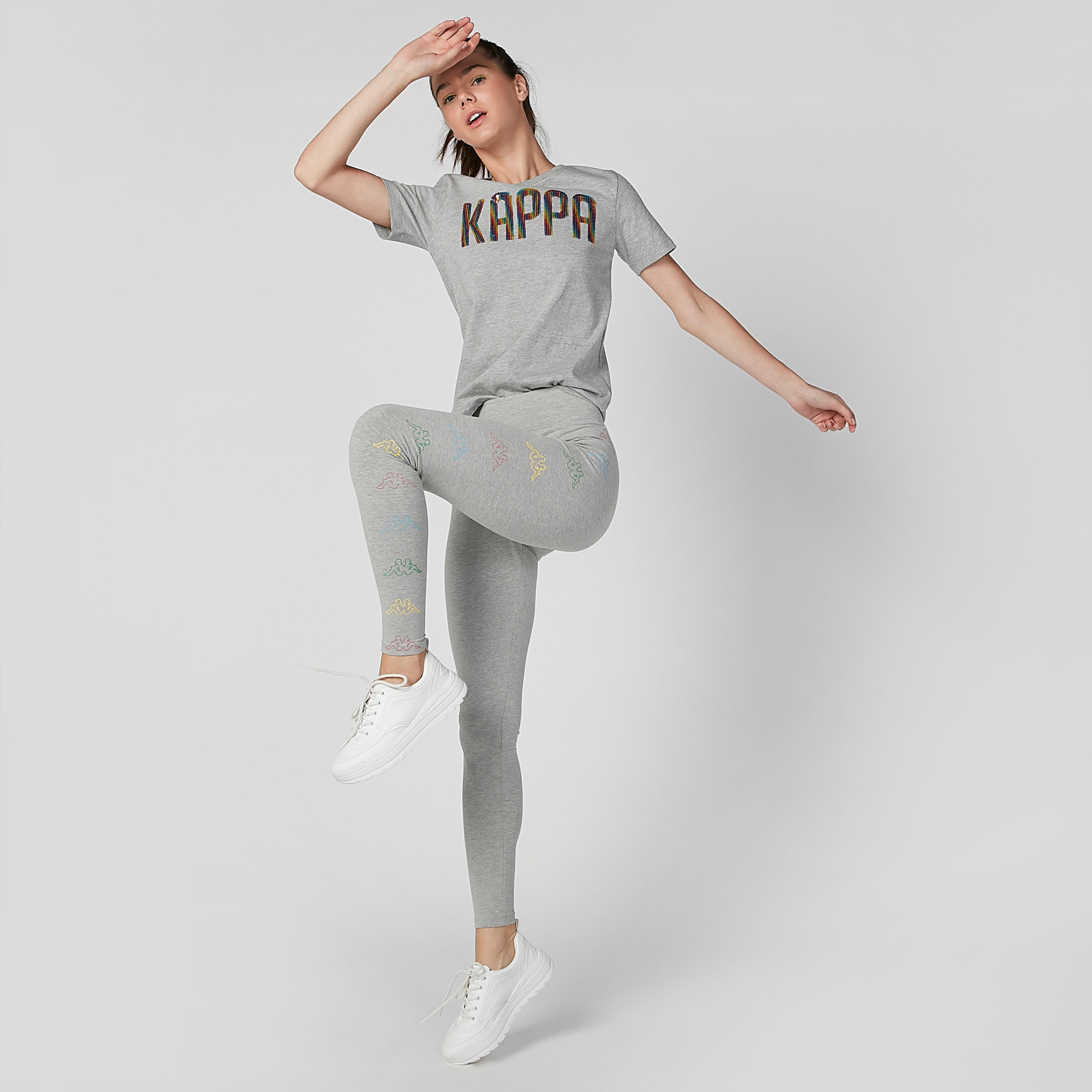 تيشيرت بياقة مستديرة وأكمام قصيرة وتفاصيل ترتر من كابا-women-clothing-tshirts-image-2