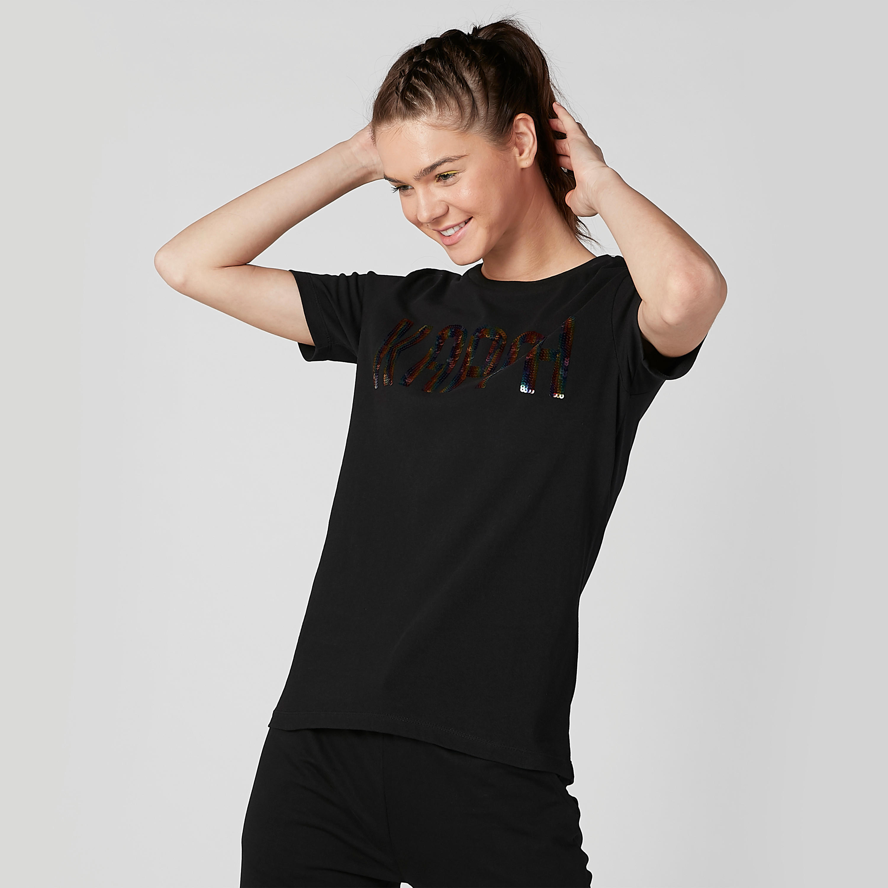 تيشيرت بياقة مستديرة وأكمام قصيرة وتفاصيل ترتر من كابا-women-clothing-tshirts-image-1