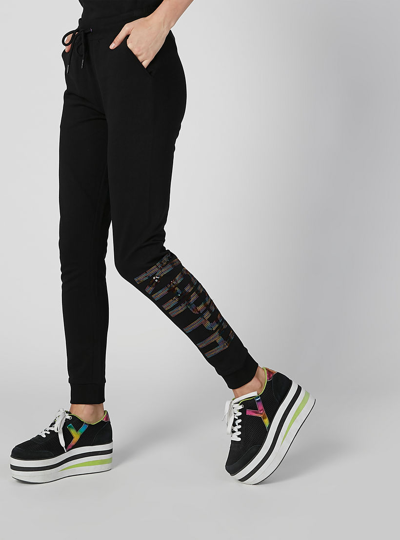 بنطلون رياضي مستدام بارز الملمس بخصر متوسط الارتفاع وجيوب من كابا-women-clothing-bottoms-joggers-image-1