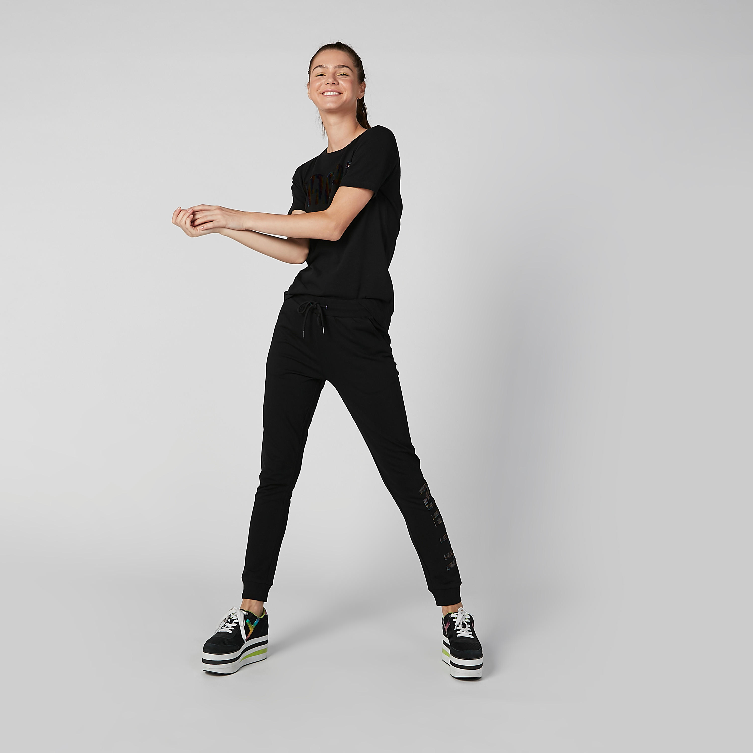 بنطلون رياضي مستدام بارز الملمس بخصر متوسط الارتفاع وجيوب من كابا-women-clothing-bottoms-joggers-image-2