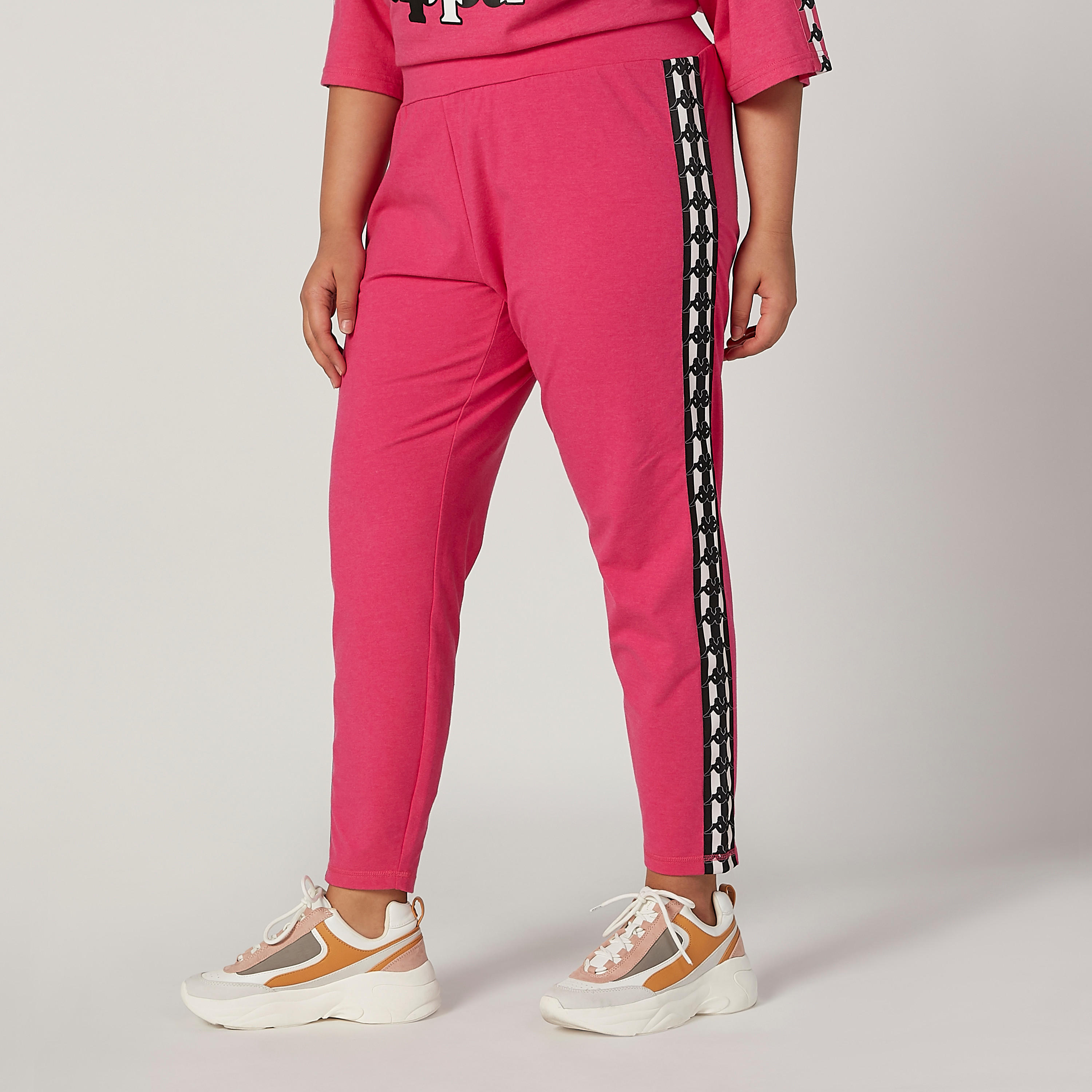 بنطلون مستدام بشريطة من كابا -women-clothing-sportswearandactivewear-bottoms-image-1