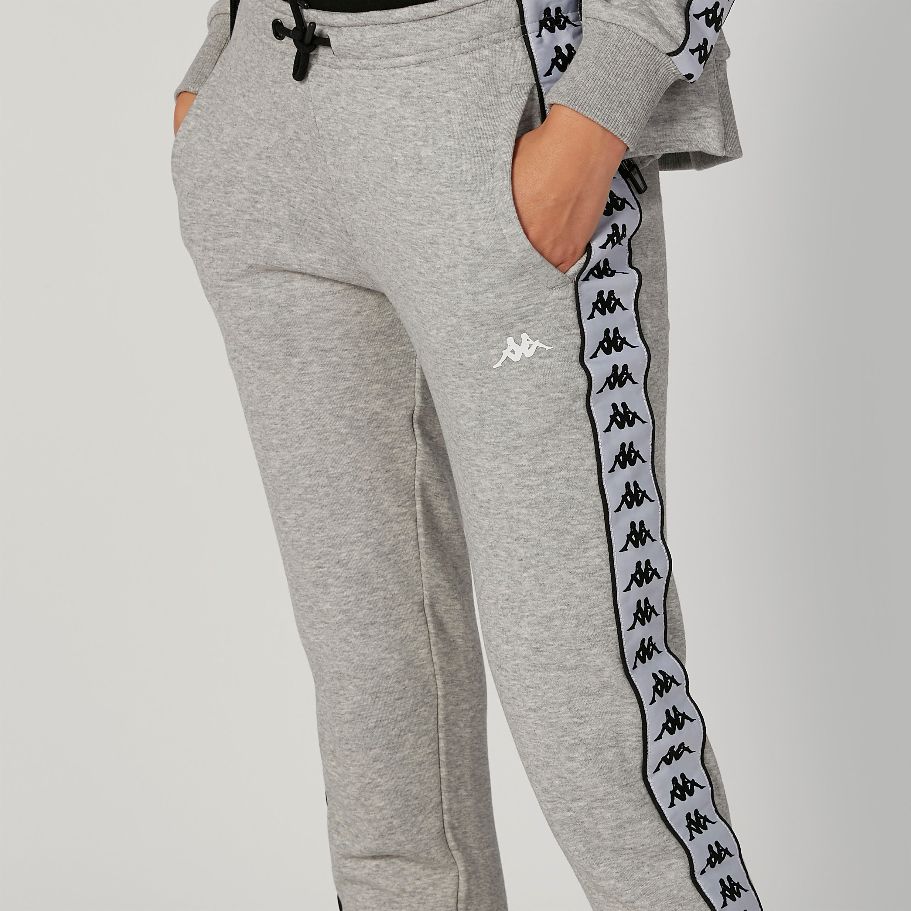 طقم بنطلون رياضي وجاكيت مستدام بطبعات من كابا-women-clothing-sportswearandactivewear-trackpantsandtracksuits-image-1
