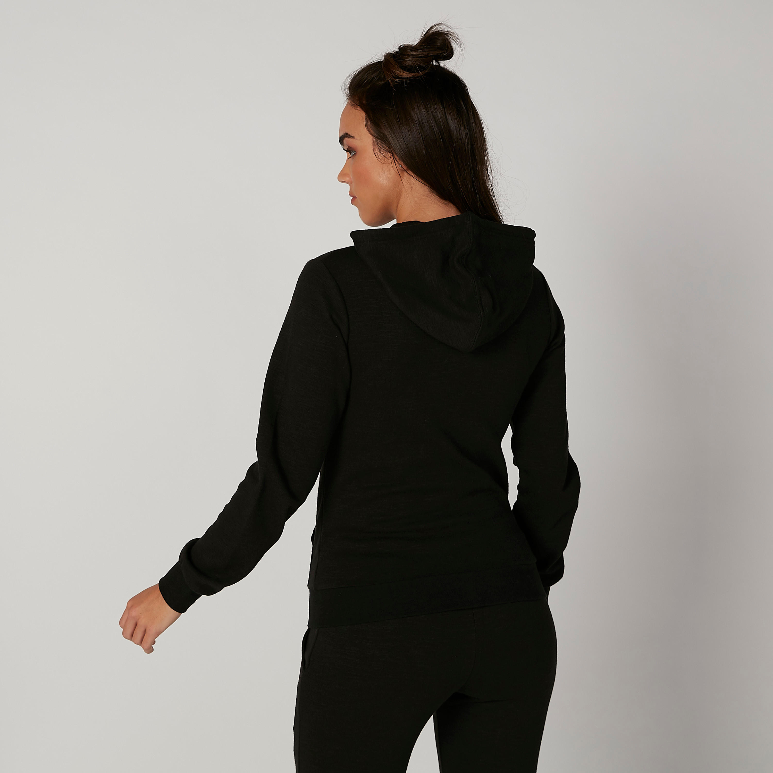 جاكيت سادة بقبّعة وأكمام طويلة من كابا-women-clothing-sportswearandactivewear-coatsandjackets-jackets-image-2