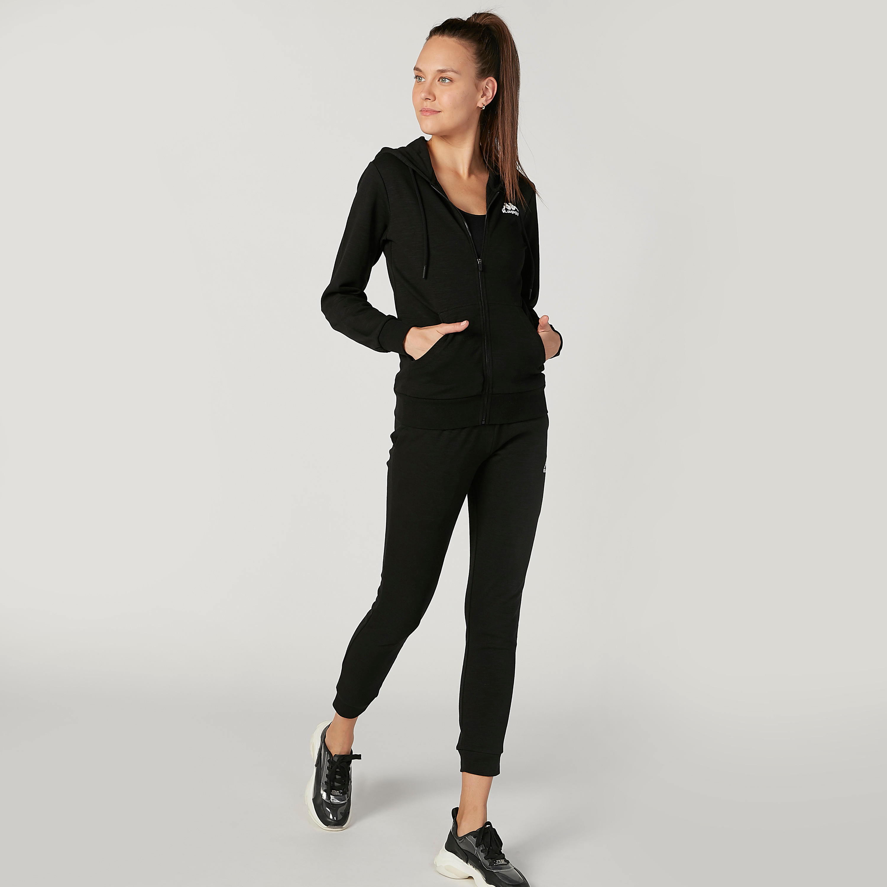 جاكيت سادة بقبّعة وأكمام طويلة من كابا-women-clothing-sportswearandactivewear-coatsandjackets-jackets-image-2