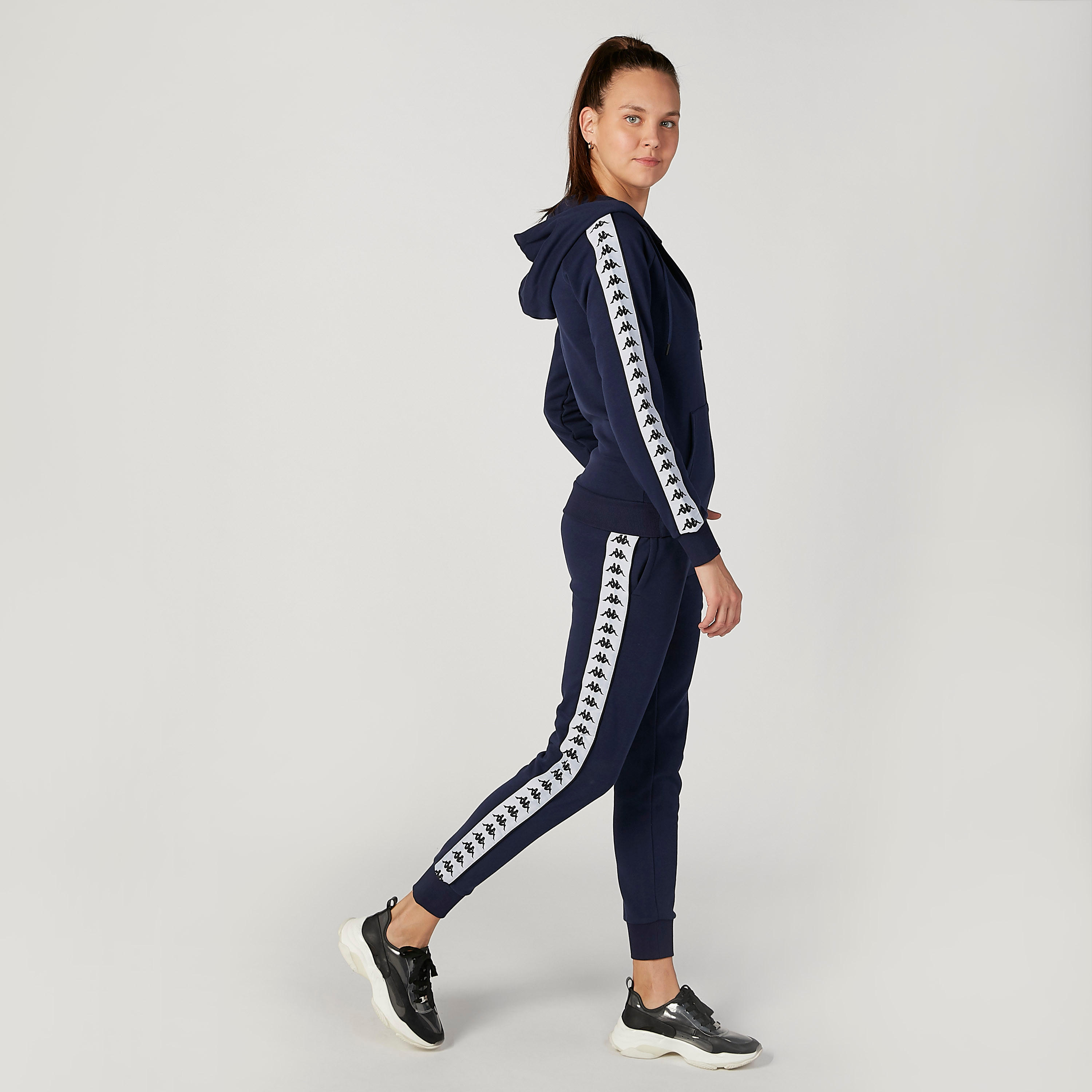 بنطلون رياضي بخصر مطّاطي وجيوب وطبعات من كابا-women-clothing-sportswearandactivewear-trackpantsandtracksuits-image-4