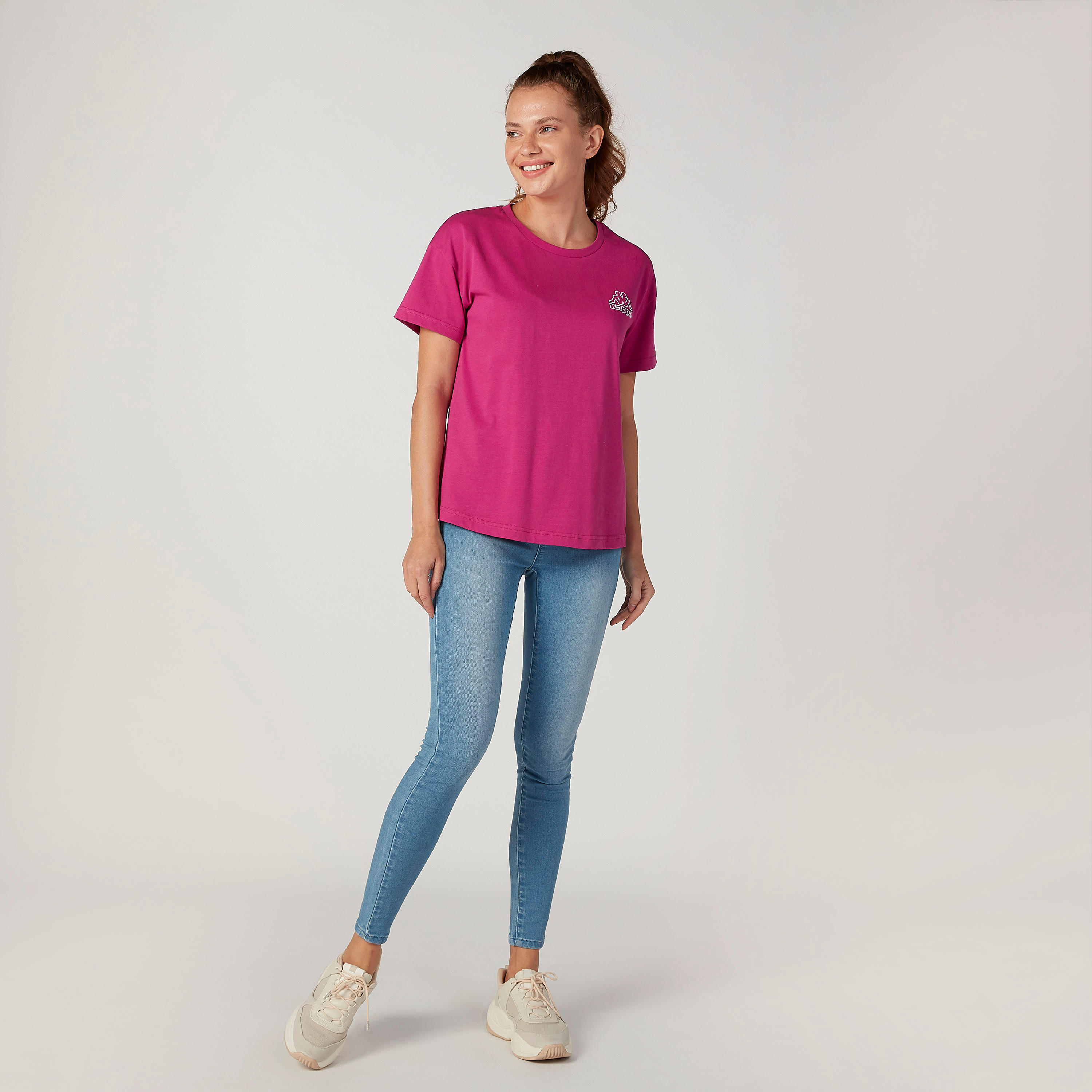 تيشيرت بياقة مستديرة وأكمام قصيرة وطبعات من كابا-women-clothing-sportswearandactivewear-tshirtsandvests-image-2