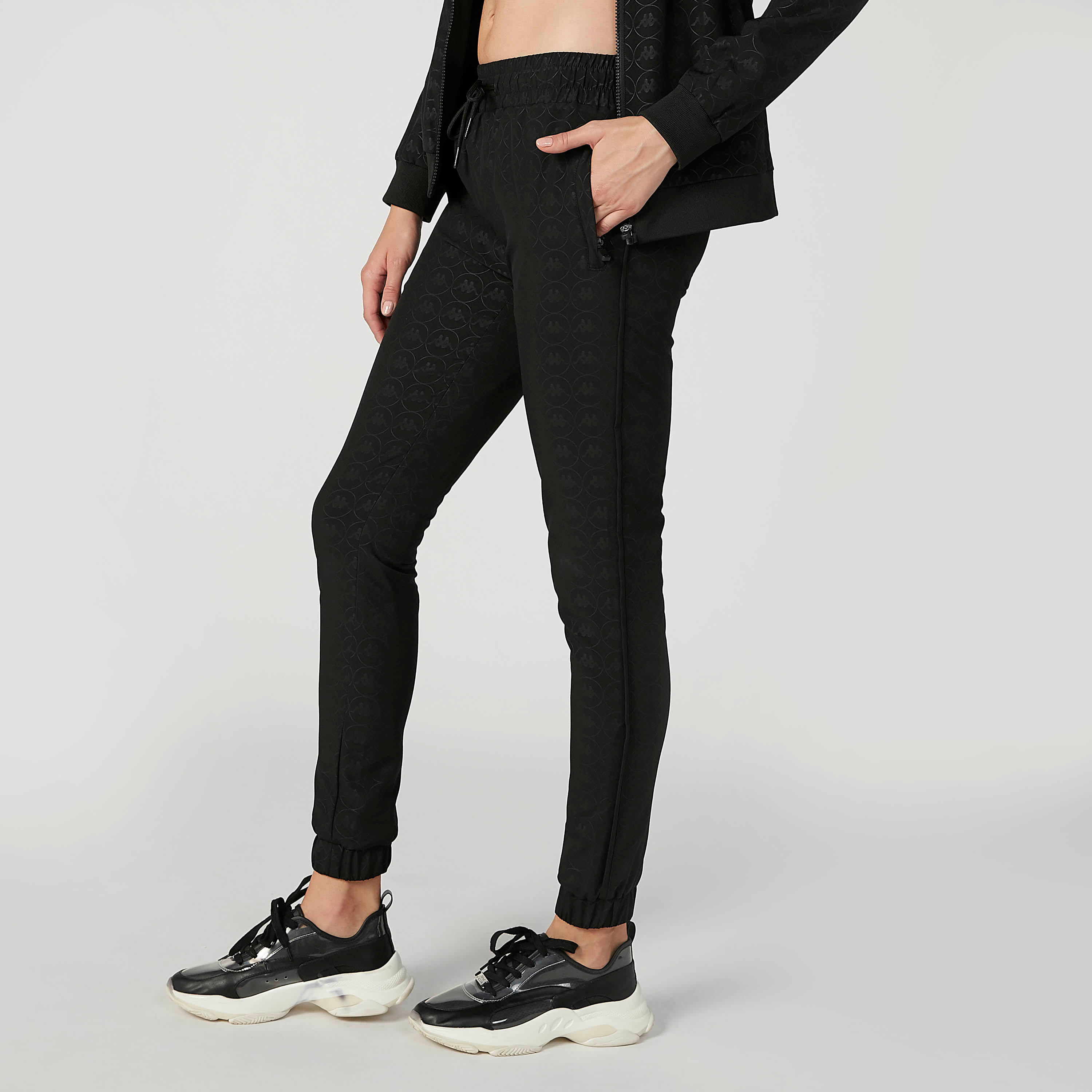 بنطلون رياضي بجيوب وطبعات من كابا-women-clothing-bottoms-joggers-image-5