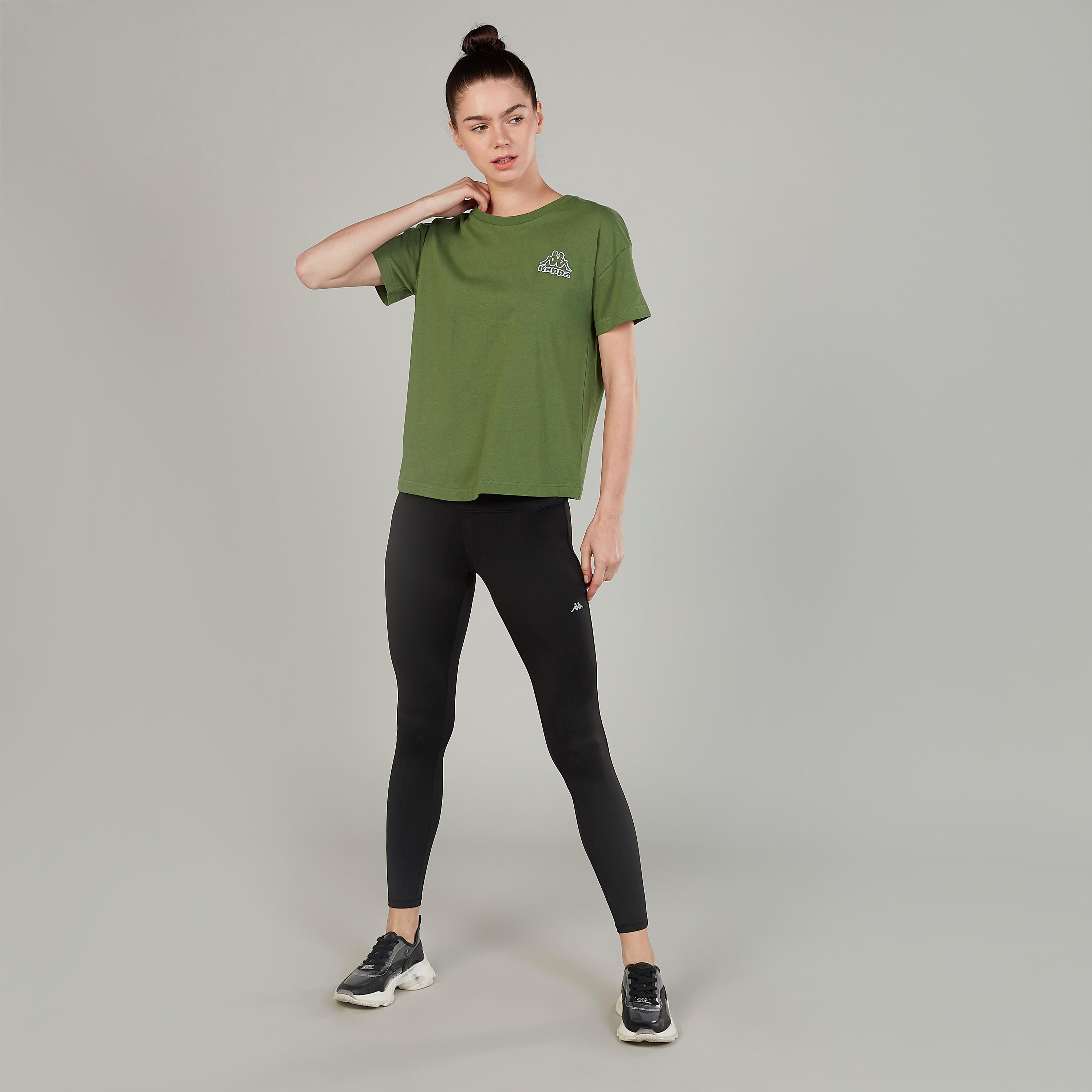 تيشيرت بياقة مستديرة وأكمام قصيرة وطبعات من كابا-women-clothing-tshirts-image-2