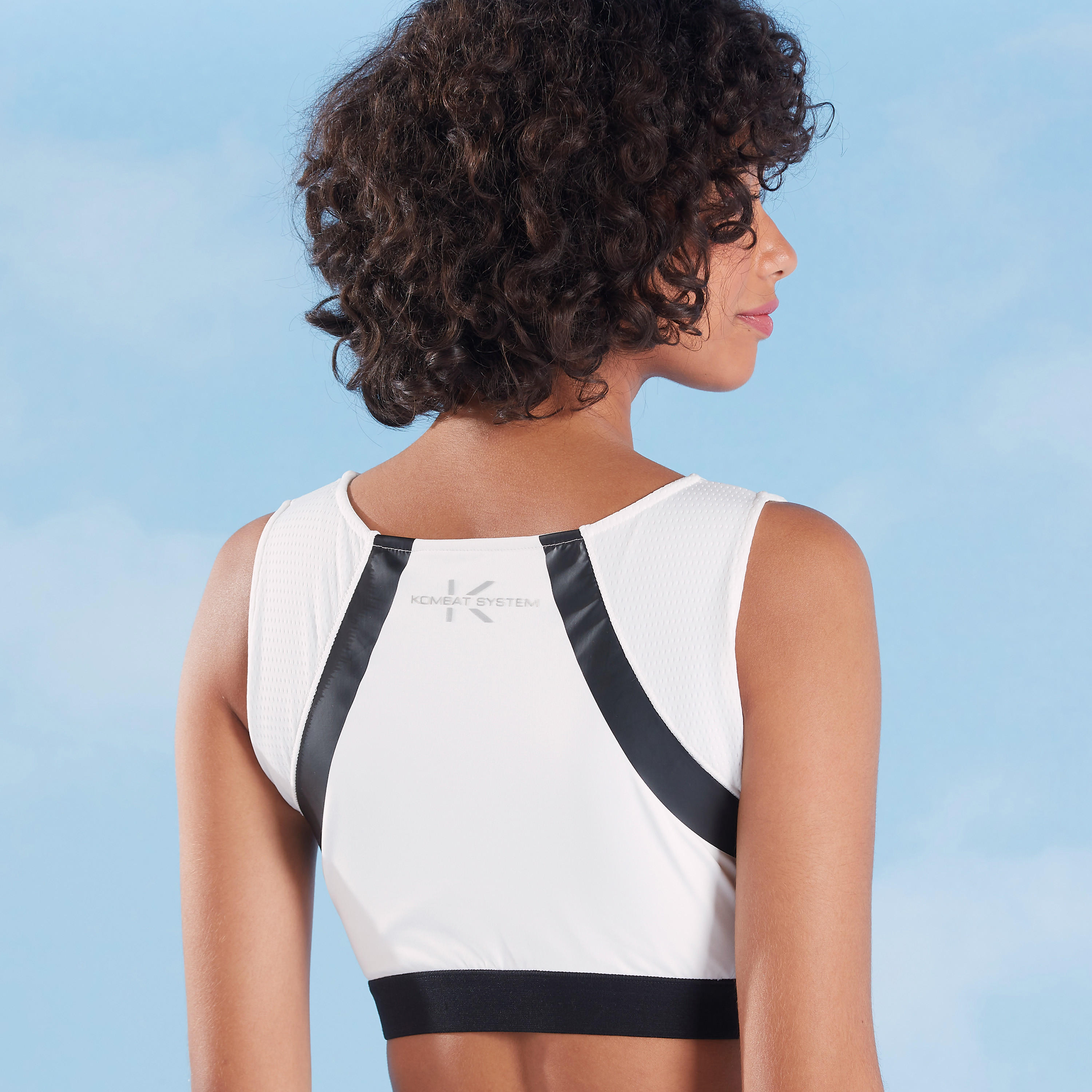 صدريّة رياضية بياقة عميقة و طبعات من كابا-sports-women-clothing-sportsbras-image-4