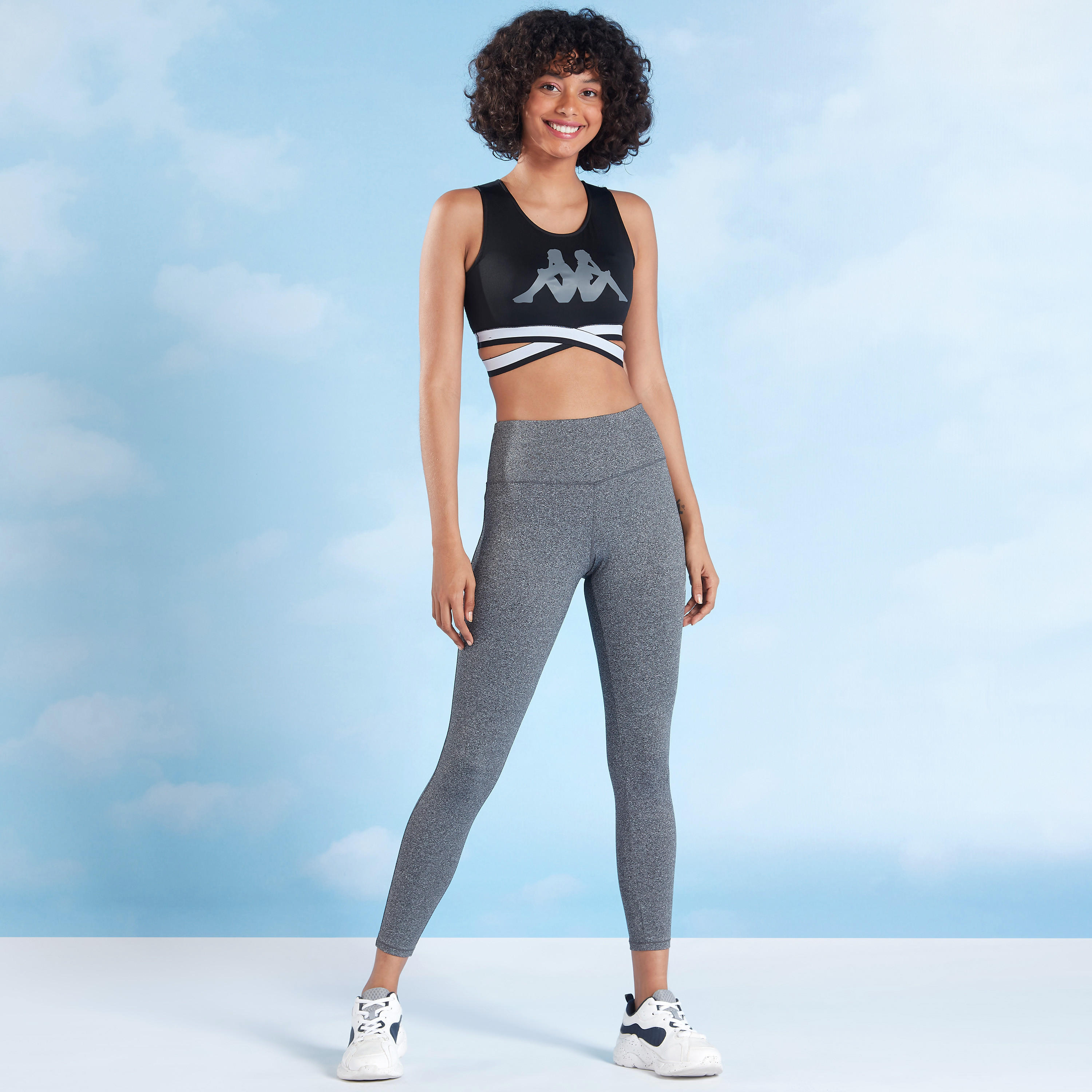 صدريّة رياضية بياقة عميقة و طبعات من كابا-sports-women-clothing-sportsbras-image-2