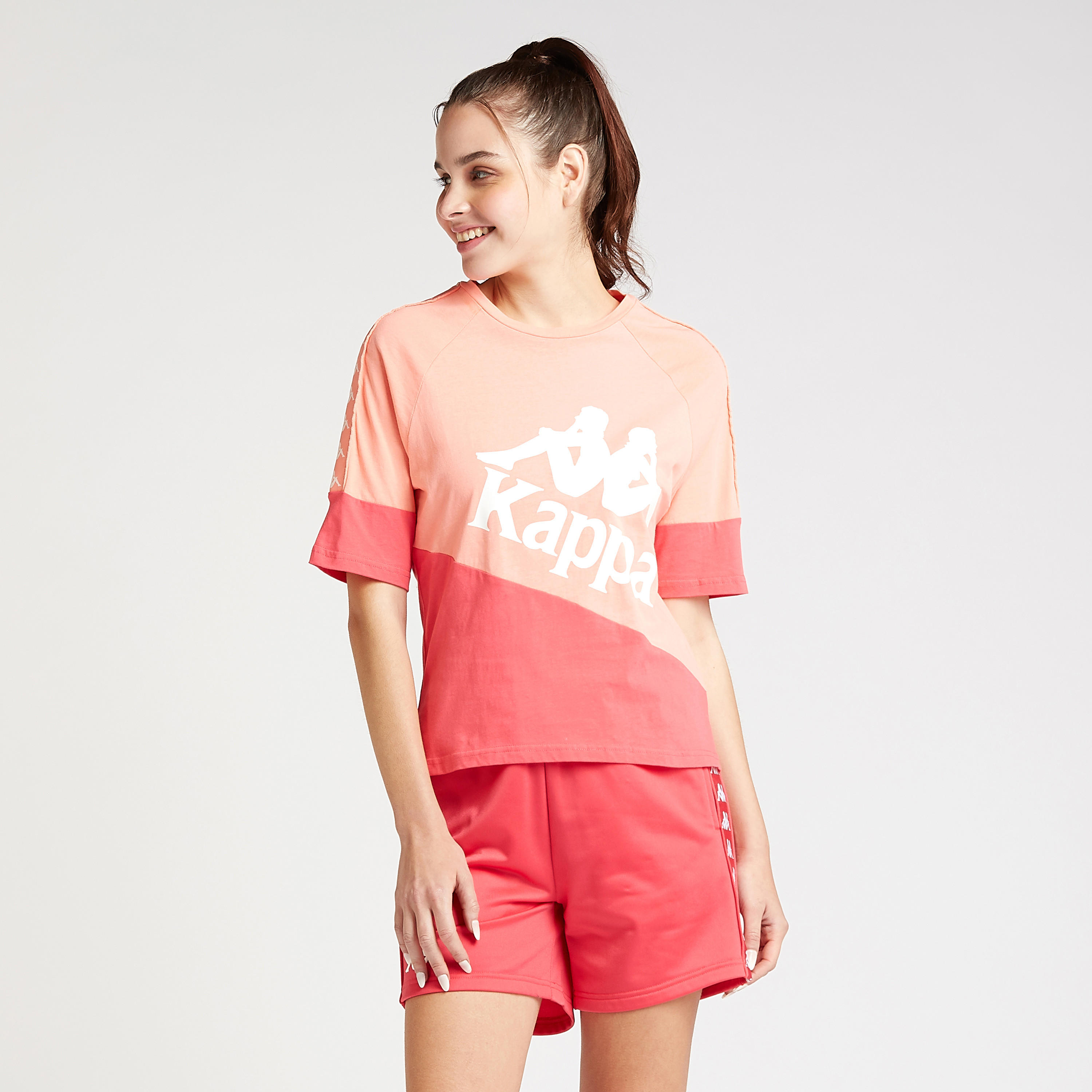تيشيرت بياقة مستديرة وأكمام قصيرة من كابا-women-clothing-sportswearandactivewear-tshirtsandvests-image-1