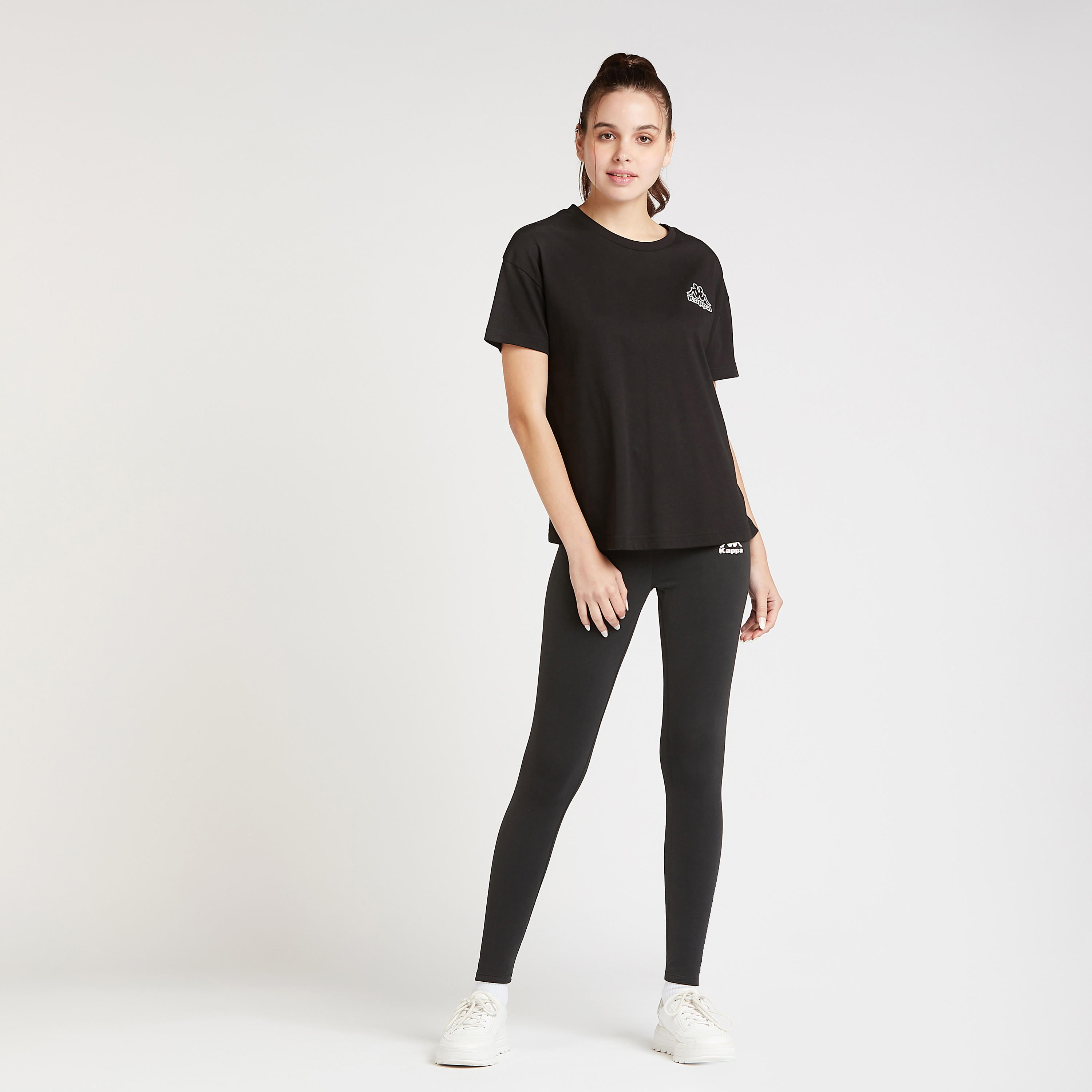 تيشيرت سادة بياقة مستديرة وأكمام قصيرة من كابا-women-clothing-sportswearandactivewear-tshirtsandvests-image-3