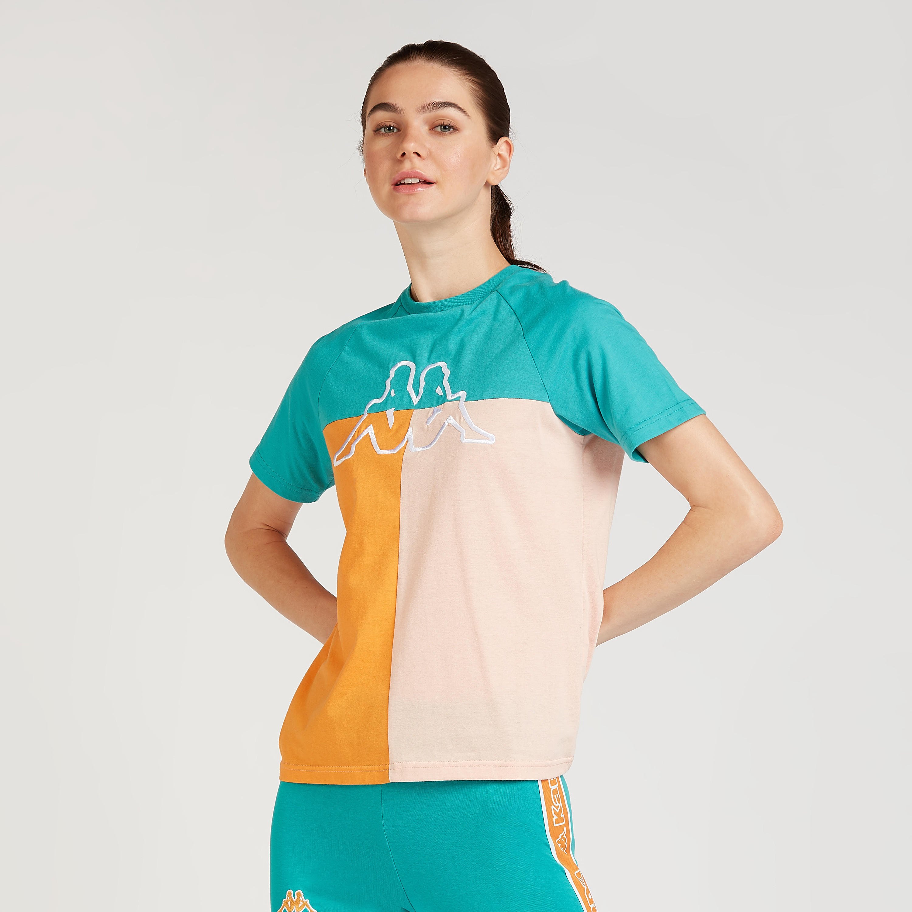 تيشيرت قوالب ملوّنة بياقة ضيّقة وأكماممغايرة من كابا-women-clothing-sportswearandactivewear-tshirtsandvests-image-5