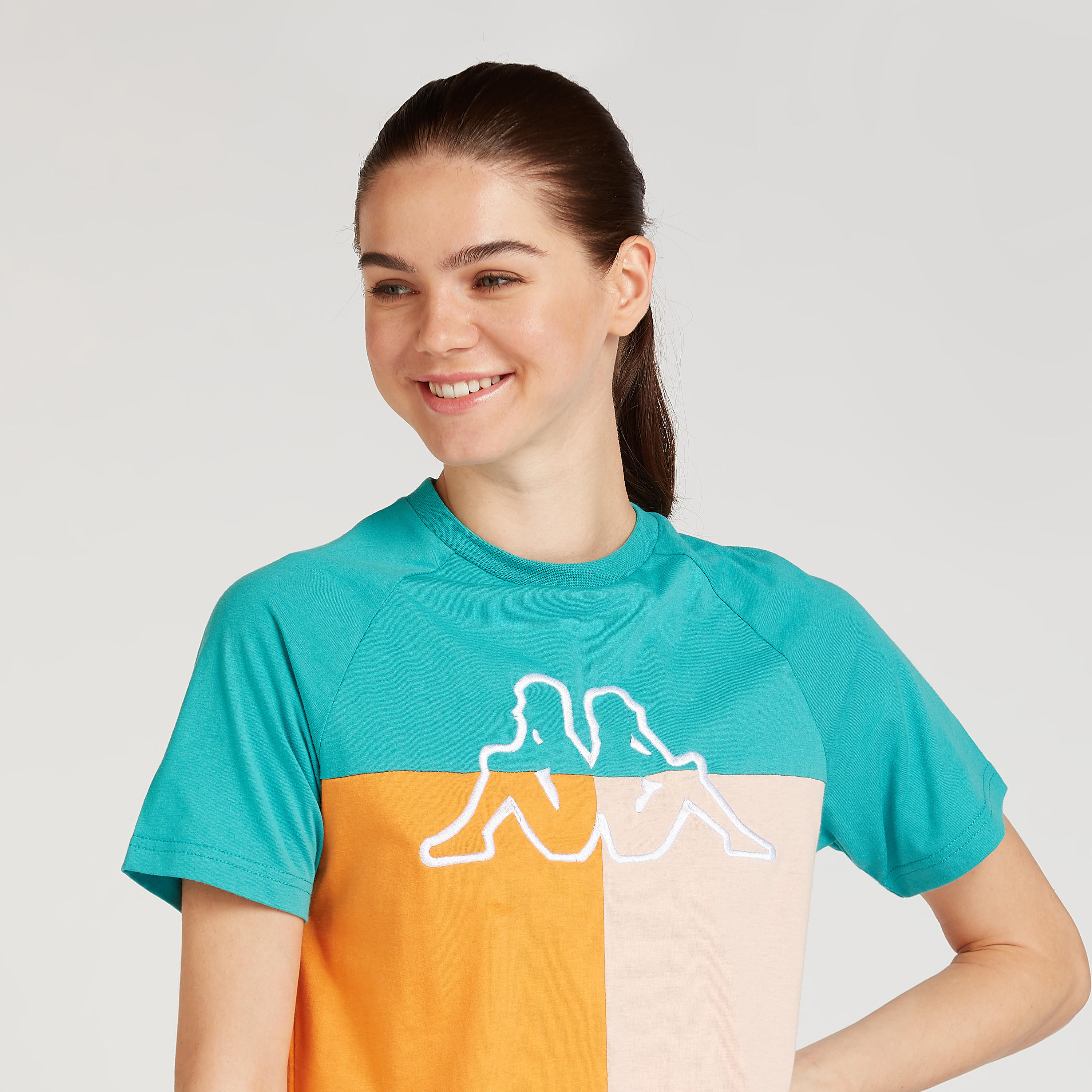 تيشيرت قوالب ملوّنة بياقة ضيّقة وأكماممغايرة من كابا-women-clothing-sportswearandactivewear-tshirtsandvests-image-3